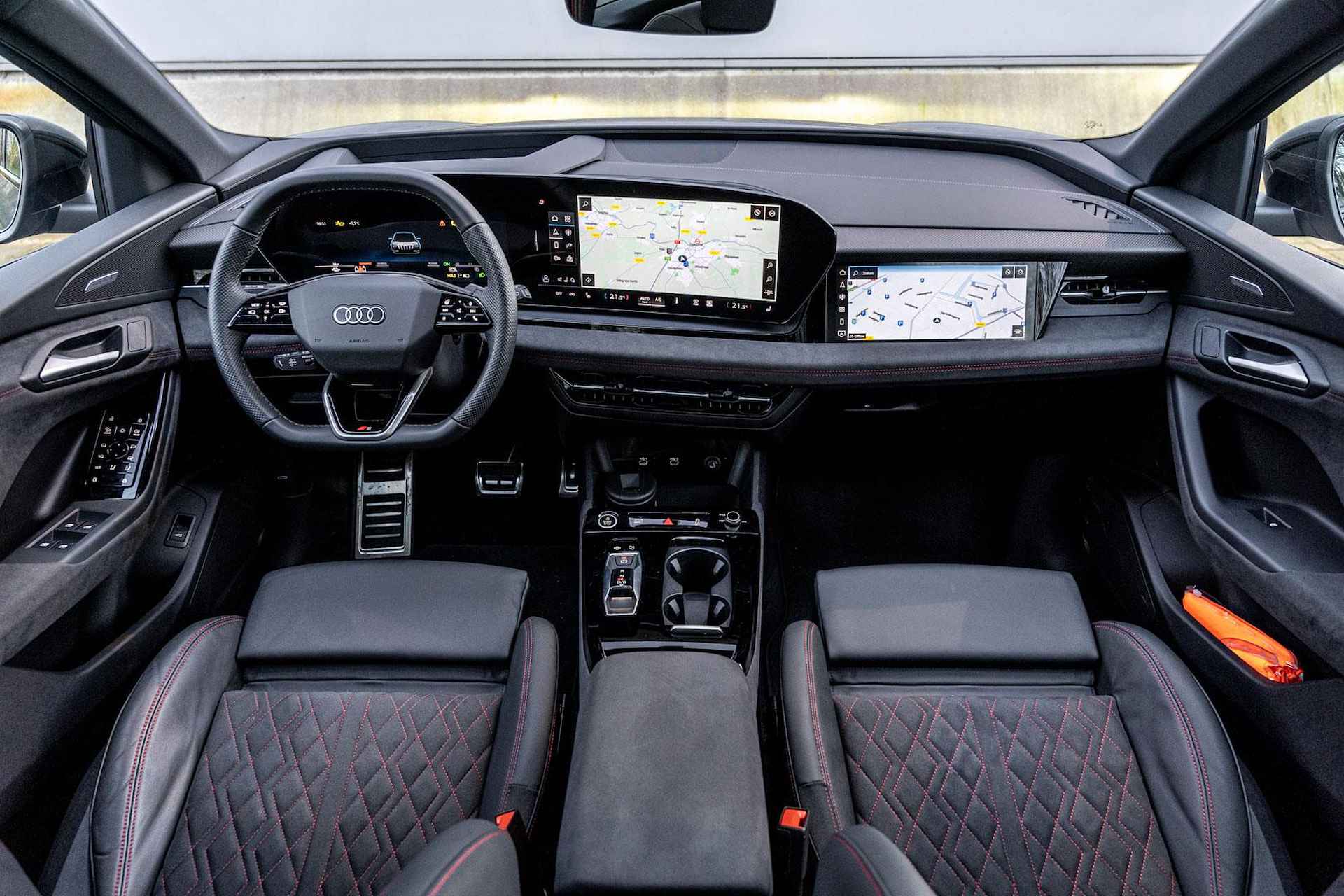 Audi Q6 e-tron S Edition 387pk Performance 100 kWh | Panoramadak | Luchtvering | Sportstoel Plus | Bang & Olufsen 3D - 5/62