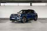 MINI Aceman E Favoured 42.5 kWh | Pakket M | Dak en spiegelkappen in Jetblack