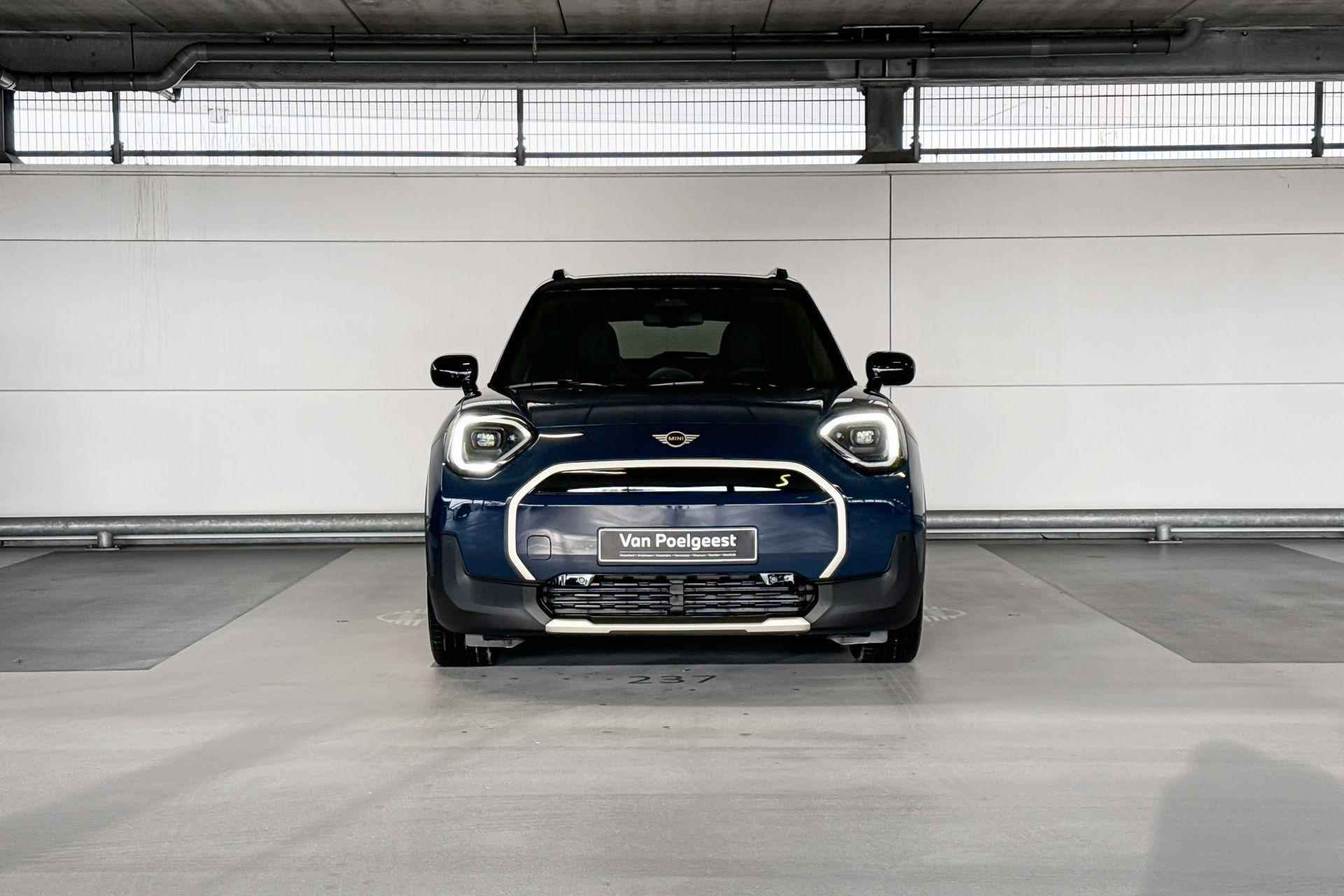 MINI Aceman E Favoured 42.5 kWh | Pakket M | Dak en spiegelkappen in Jetblack - 5/22