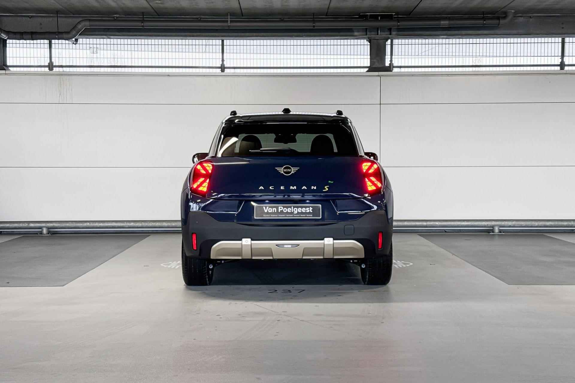 MINI Aceman E Favoured 42.5 kWh | Pakket M | Dak en spiegelkappen in Jetblack - 7/22