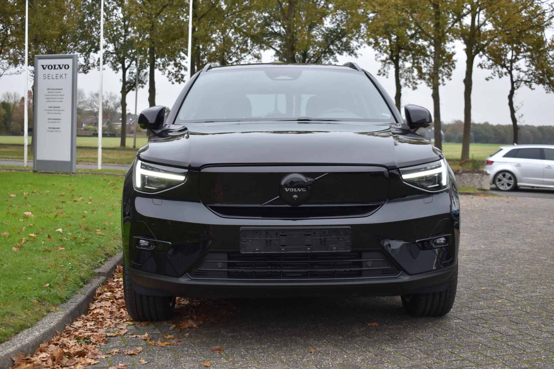 Volvo EX40 Extended Range 252PK Plus Black Edition | H&K | Blis | ACC | Stuurverwarming | 20" LMV | 360 camera | Getint glas | Apple carplay - 3/40