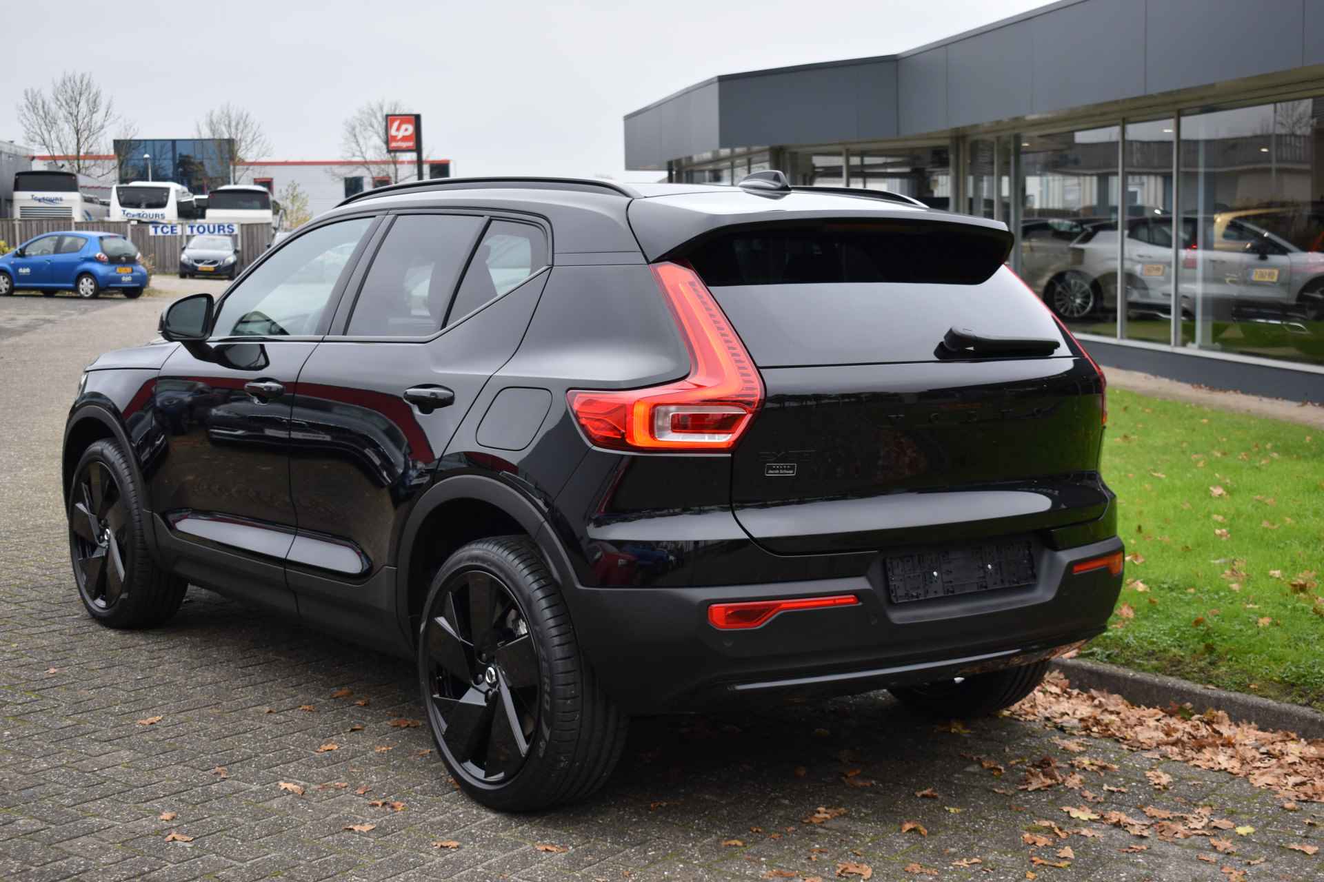 Volvo EX40 Extended Range 252PK Plus Black Edition | H&K | Blis | ACC | Stuurverwarming | 20" LMV | 360 camera | Getint glas | Apple carplay - 10/40