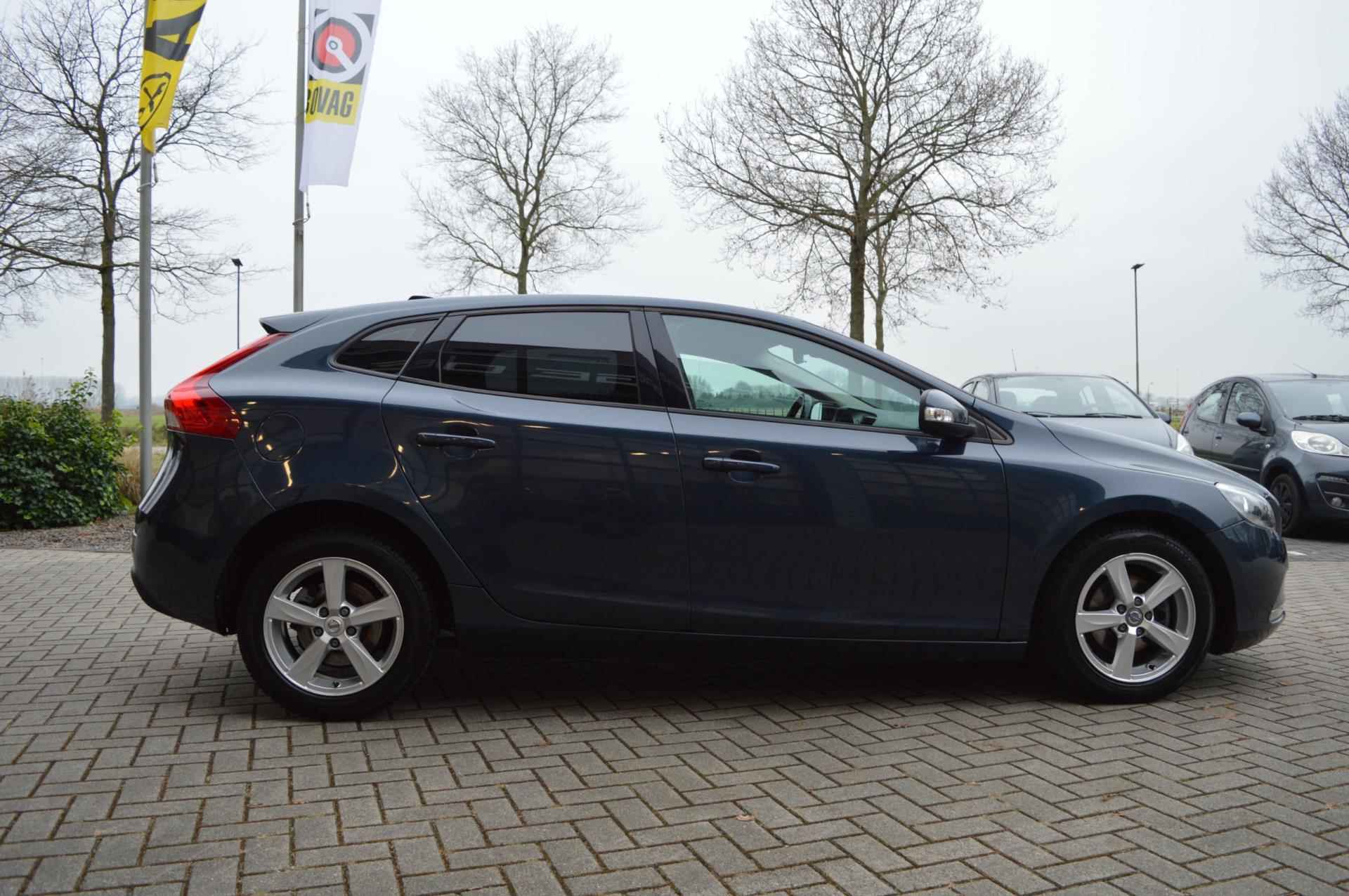 Volvo V40 2.0 D2 Inscription - 7/25