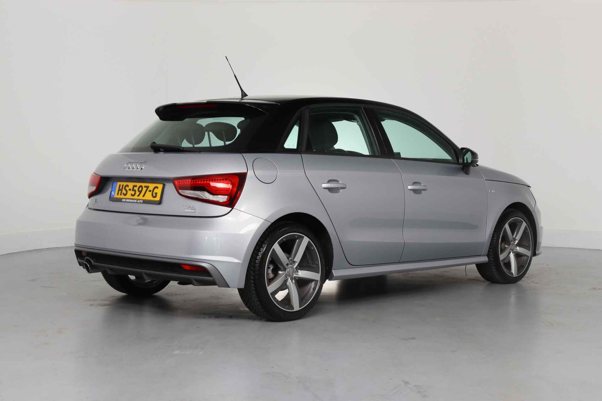 Audi A1 Sportback 1.0 TFSI Adrenalin | 1e eigenaar! | S-Line | Navi | Airco | Cruise Control | Lichtmetalen Velgen - 4/38