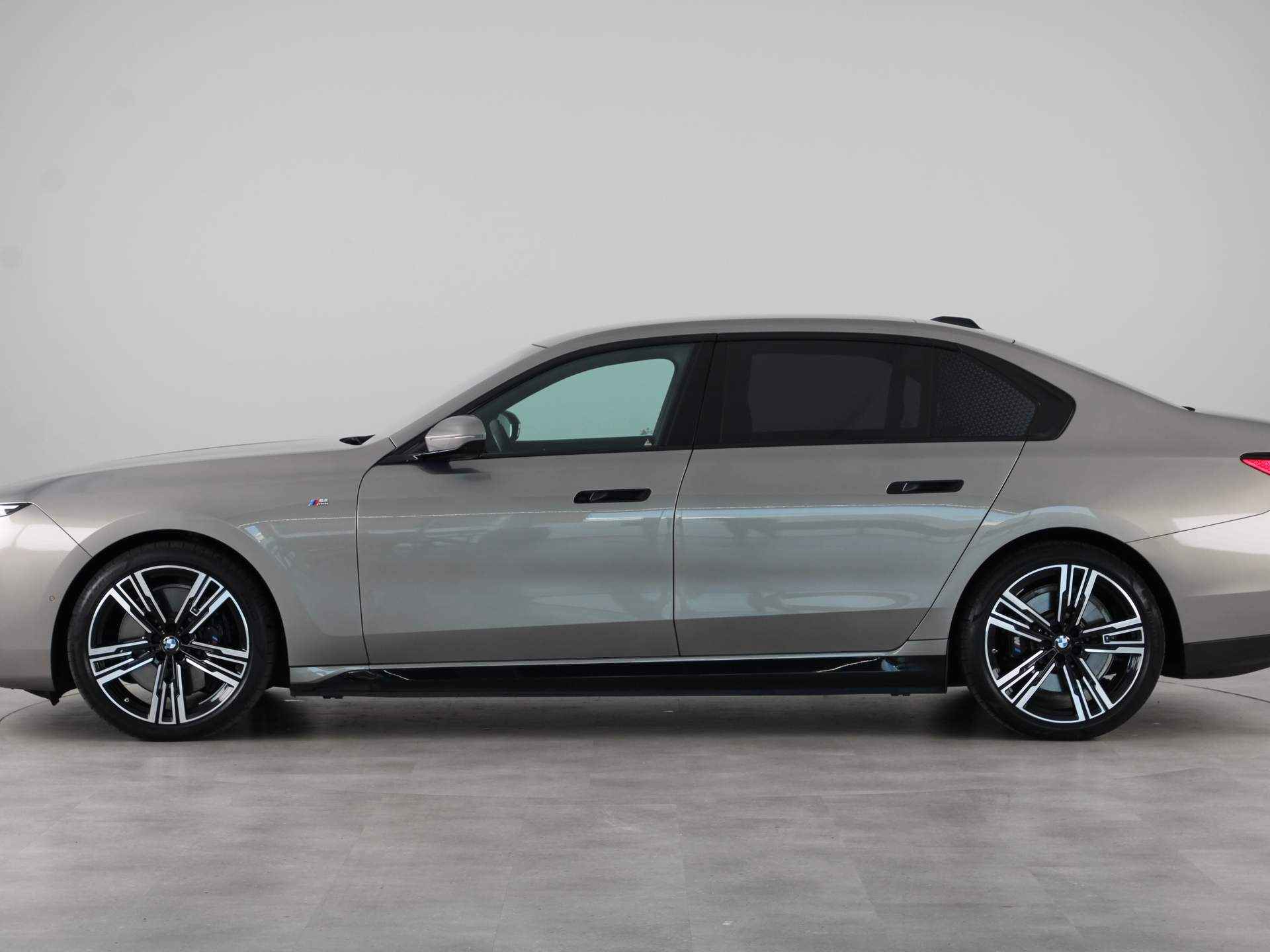 BMW i7 xDrive60 106 kWh - 14/32