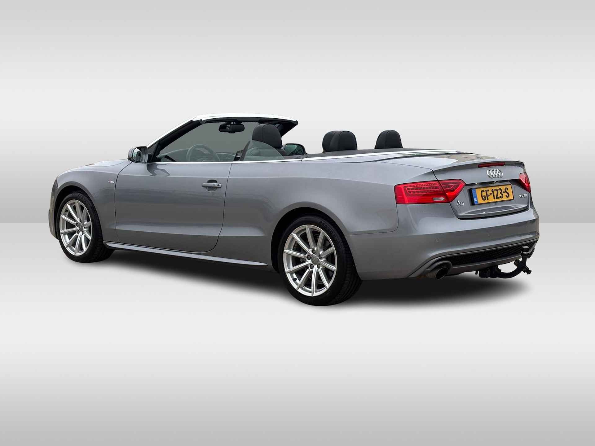 Audi A5 Cabriolet 1.8 TFSI Sport Edition / S-Line Exterieur + Interieur / Lederen Sportstoelen / Parkeersensoren Achter / Alarmsysteem / Trekhaak - 6/25