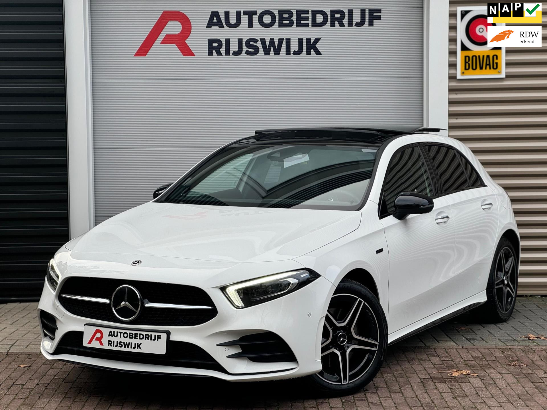 Mercedes-Benz A-klasse 250 e AMG Pano/Memory/Burmester/Camera