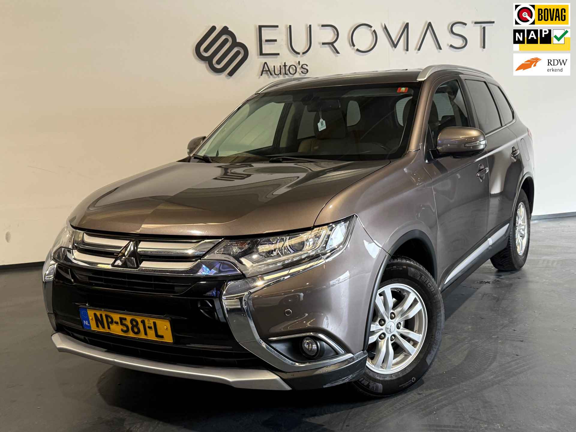 Mitsubishi Outlander 2.0 Business Edition Automaat Navi Leder Carplay Camera Pdc Nieuwe Apk