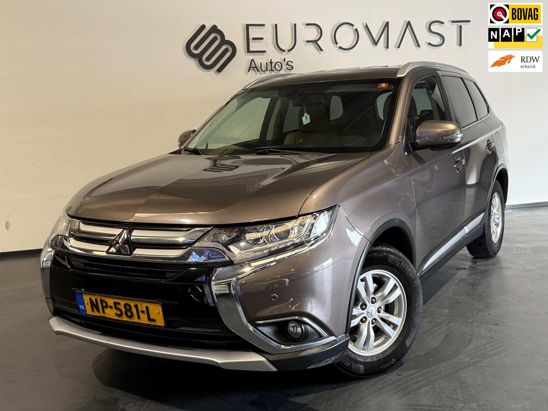 Mitsubishi Outlander 2.0 Business Edition Automaat Navi Leder Carplay Camera Pdc Nieuwe Apk