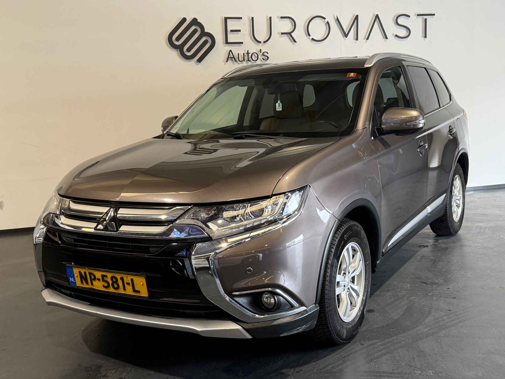 Mitsubishi Outlander 2.0 Business Edition Automaat Navi Leder Carplay Camera Pdc Nieuwe Apk - 5/28