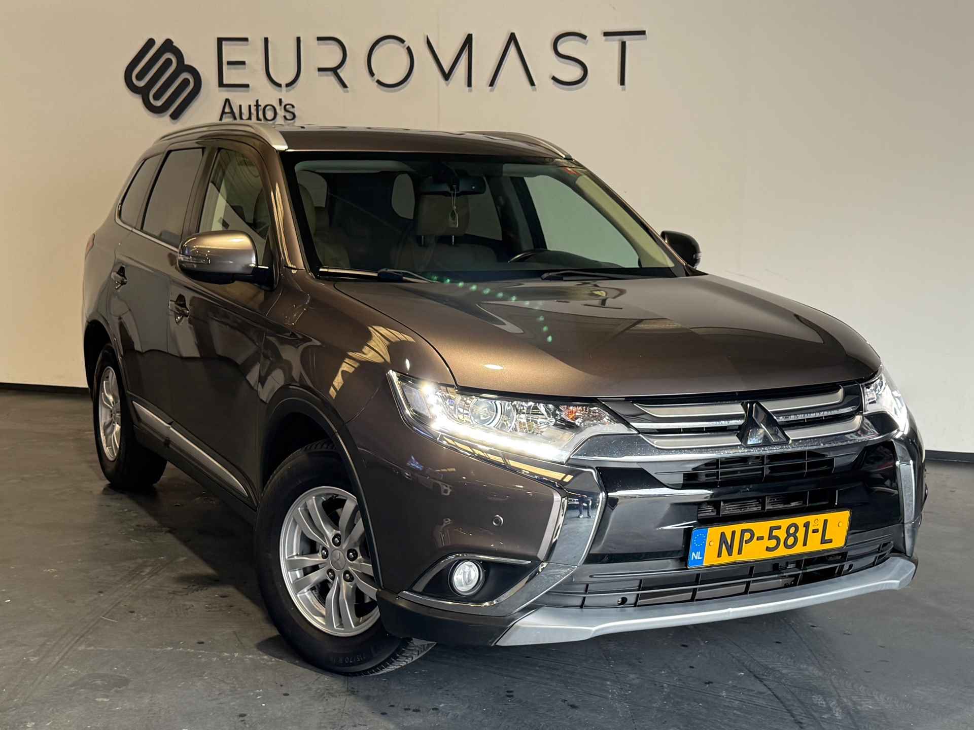 Mitsubishi Outlander 2.0 Business Edition Automaat Navi Leder Carplay Camera Pdc Nieuwe Apk - 6/28