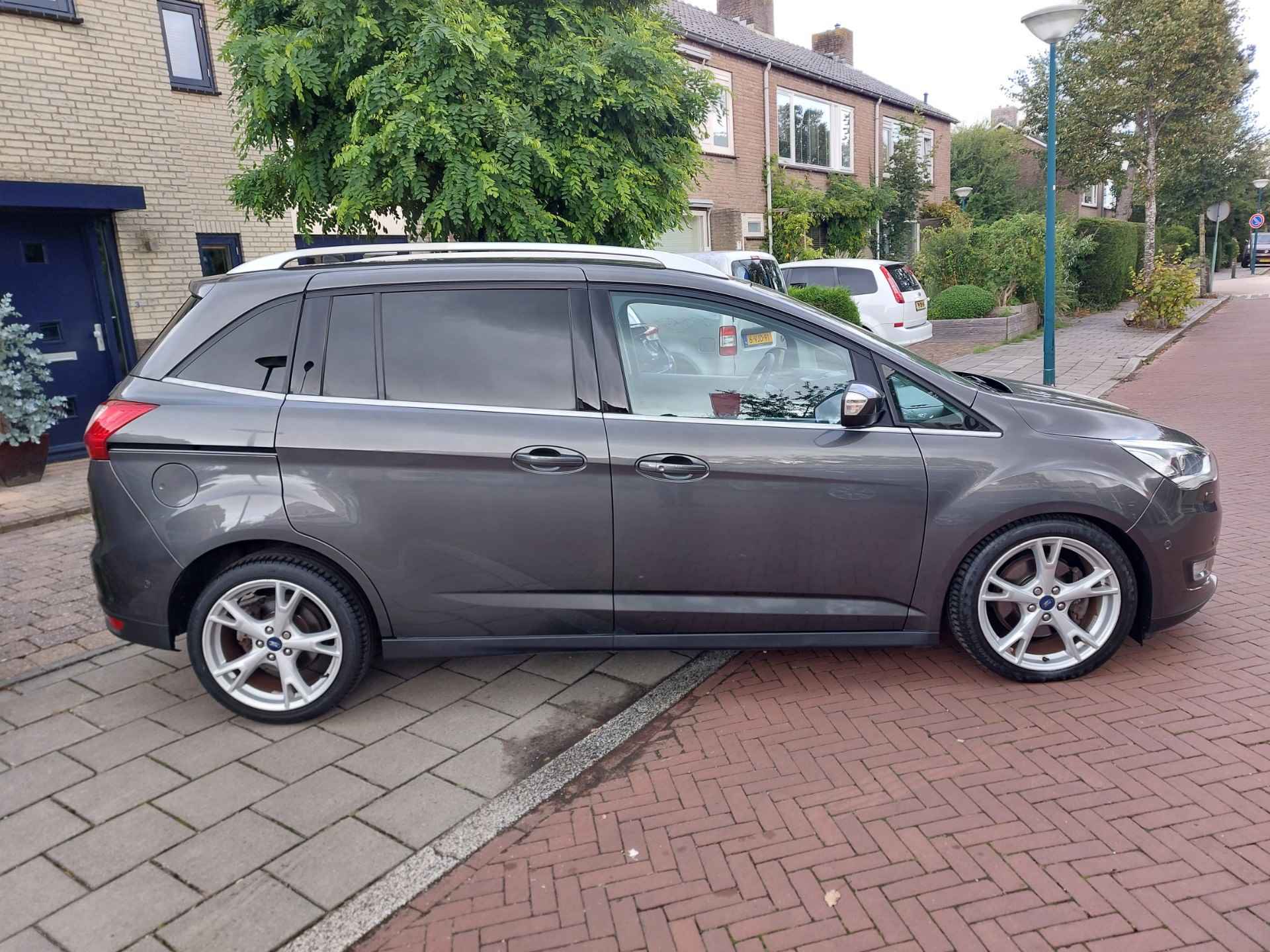 Ford Grand C-Max 1.0 Titanium - 6/17