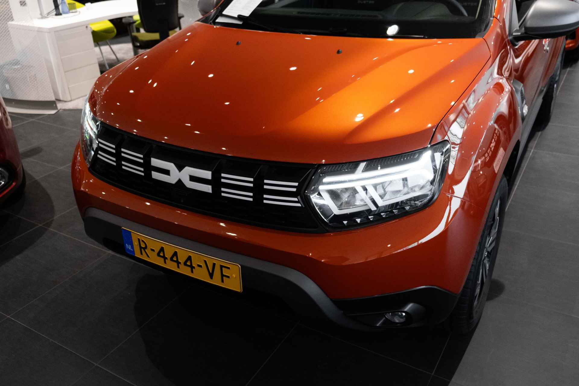 Dacia Duster 1.3 TCe 150 PK Journey | Automaat | Stoelverwarming voor | Apple Car Play | Camera rondom | Afneembare trekhaak | 4 seizoensbanden | incl. Bovag rijklaarpakket met 12 maanden garantie | - 3/8