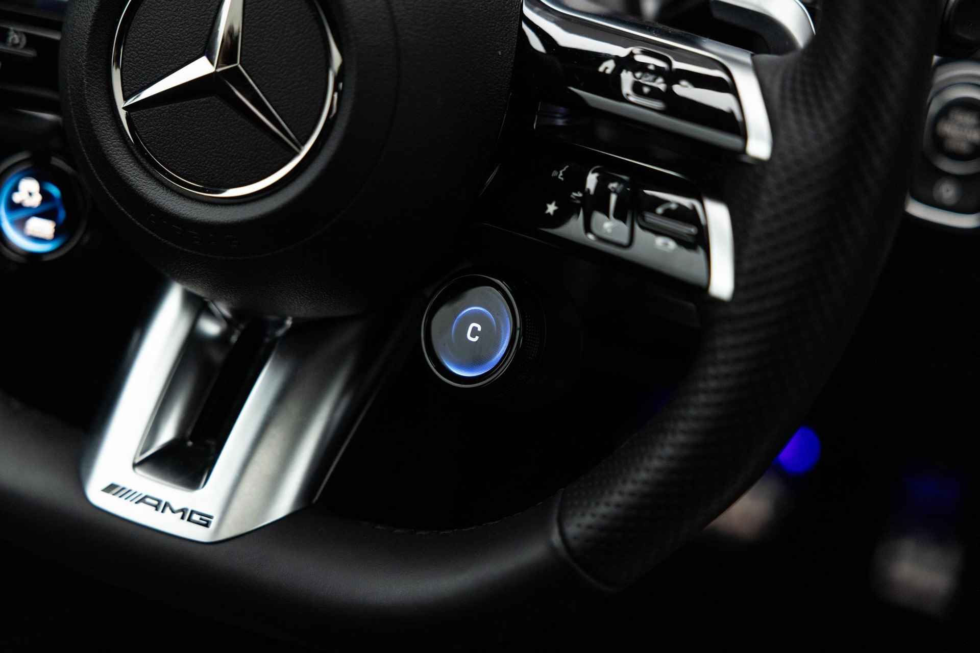 Mercedes-Benz A-klasse AMG 35 4MATIC | Facelift | Night package II | Augmented | Burmester | Panoramaschuifdak | MULTIBEAM LED | AMG Aerodynamica pakket | - 32/78