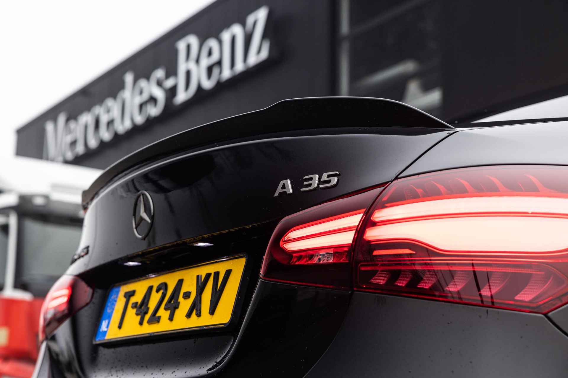 Mercedes-Benz A-klasse AMG 35 4MATIC | Facelift | Night package II | Augmented | Burmester | Panoramaschuifdak | MULTIBEAM LED | AMG Aerodynamica pakket | - 28/78
