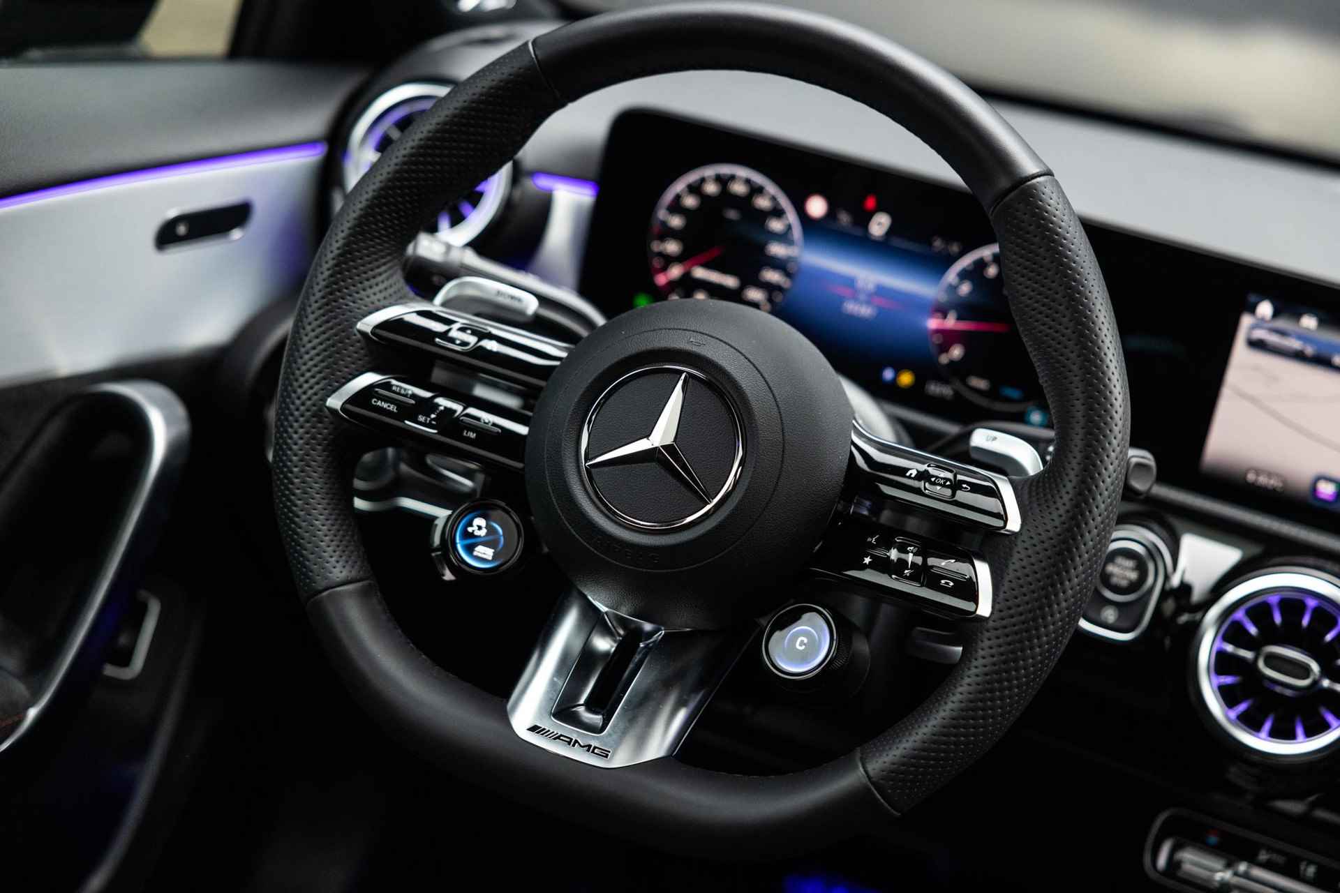 Mercedes-Benz A-klasse AMG 35 4MATIC | Facelift | Night package II | Augmented | Burmester | Panoramaschuifdak | MULTIBEAM LED | AMG Aerodynamica pakket | - 31/78