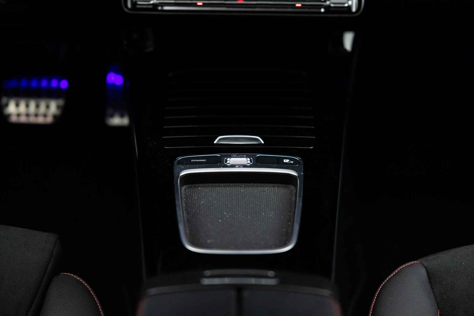 Mercedes-Benz A-klasse AMG 35 4MATIC | Facelift | Night package II | Augmented | Burmester | Panoramaschuifdak | MULTIBEAM LED | AMG Aerodynamica pakket | - 36/78