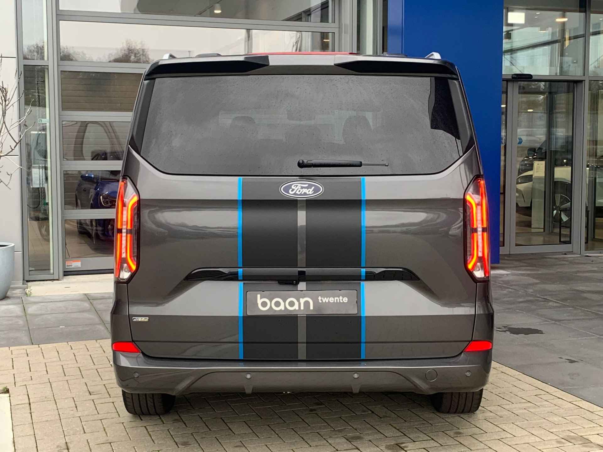 Ford Tourneo Custom PHEV 233PK L1 Sport | Geel kenteken | Incl. BPM & BTW | 8 Persoons | Panoramadak | Inklapbare trekhaak | 1.850kg trekgw. - 7/49