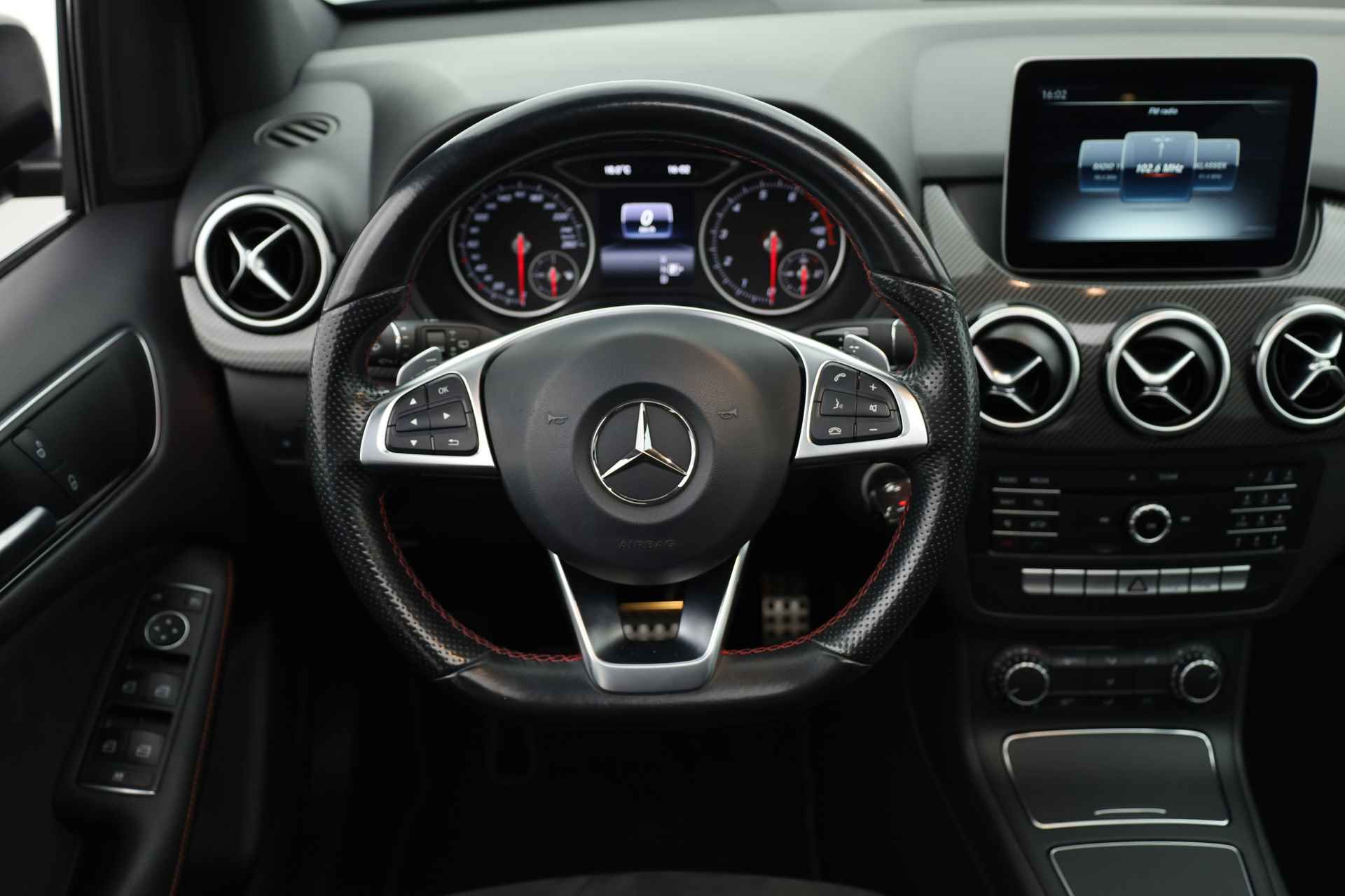 Mercedes-Benz B-Klasse 180 Ambition AMG-Line | Pano | Navi | LED | 18'' | Apple CarPlay | PDC - 5/32