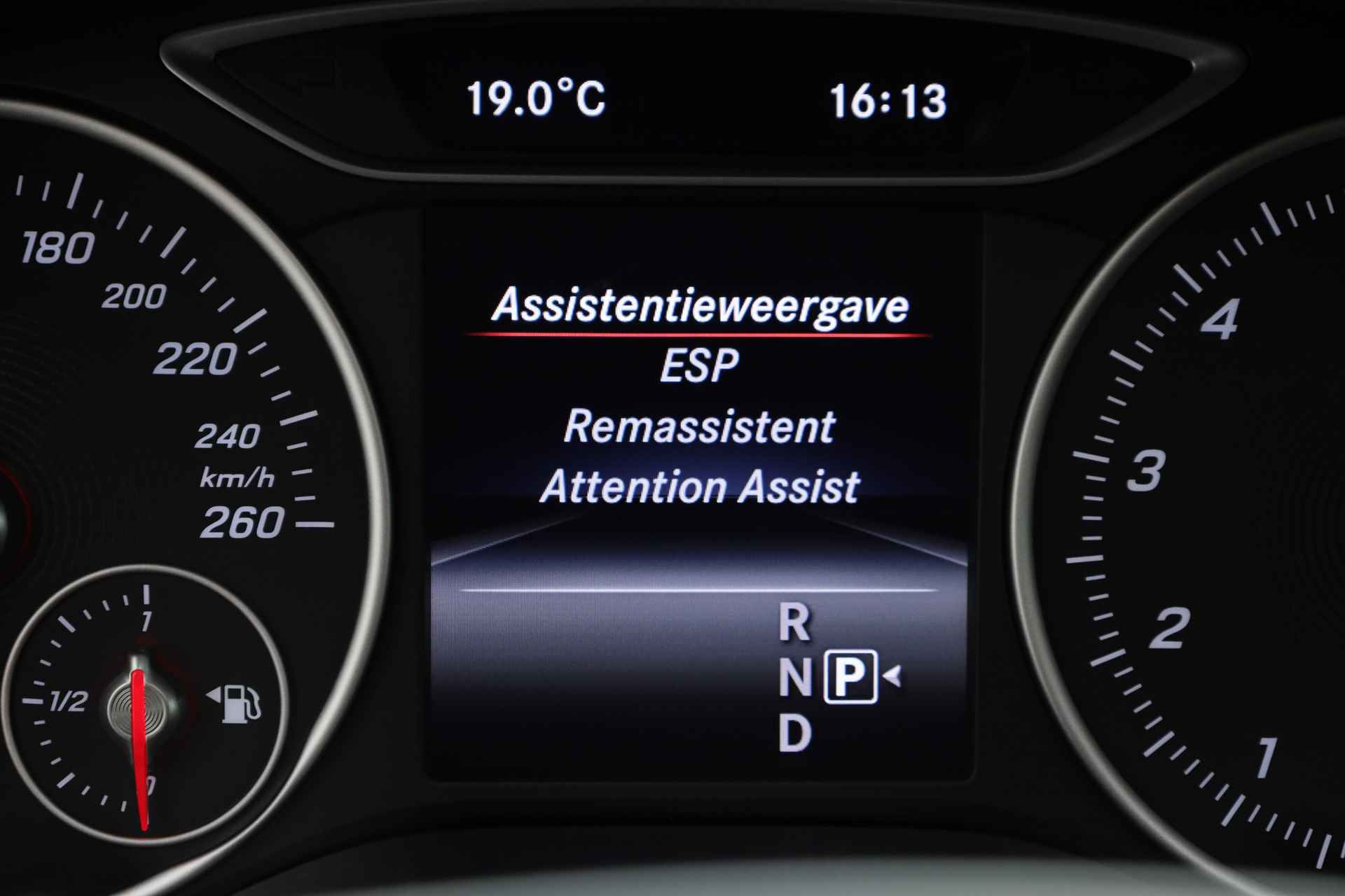 Mercedes-Benz B-Klasse 180 Ambition AMG-Line | Pano | Navi | LED | 18'' | Apple CarPlay | PDC - 19/32