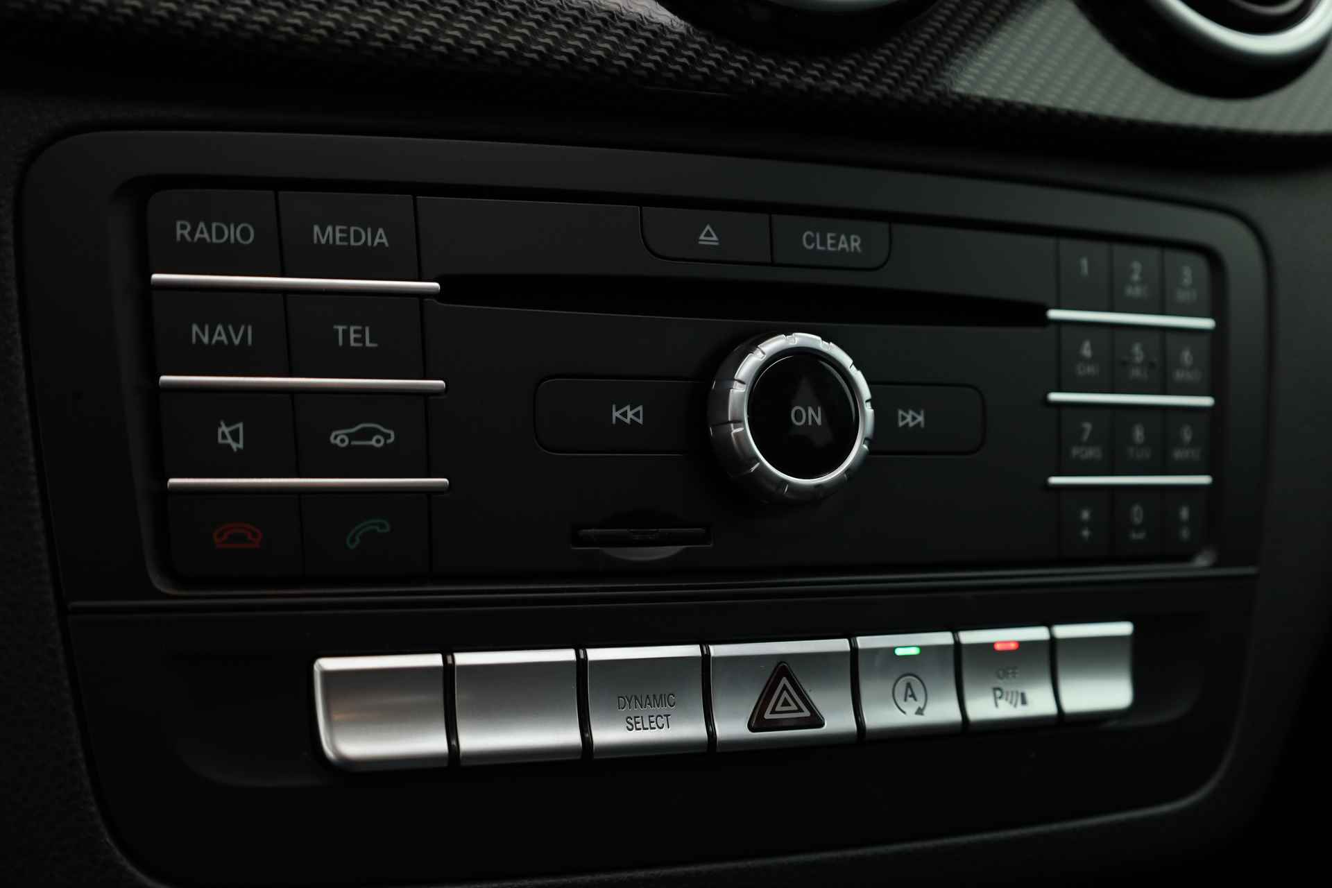 Mercedes-Benz B-Klasse 180 Ambition AMG-Line | Pano | Navi | LED | 18'' | Apple CarPlay | PDC - 21/32