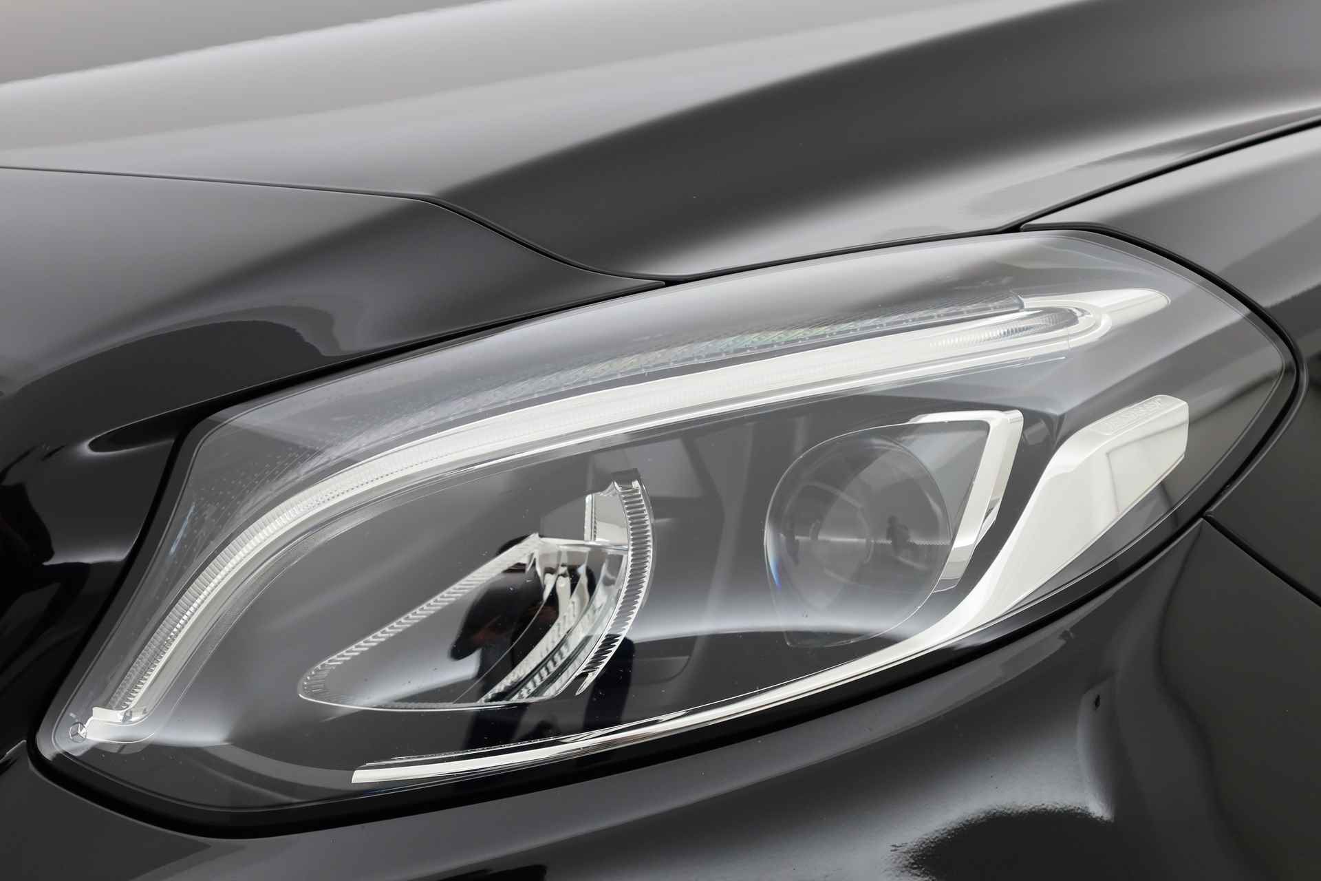 Mercedes-Benz B-Klasse 180 Ambition AMG-Line | Pano | Navi | LED | 18'' | Apple CarPlay | PDC - 27/32
