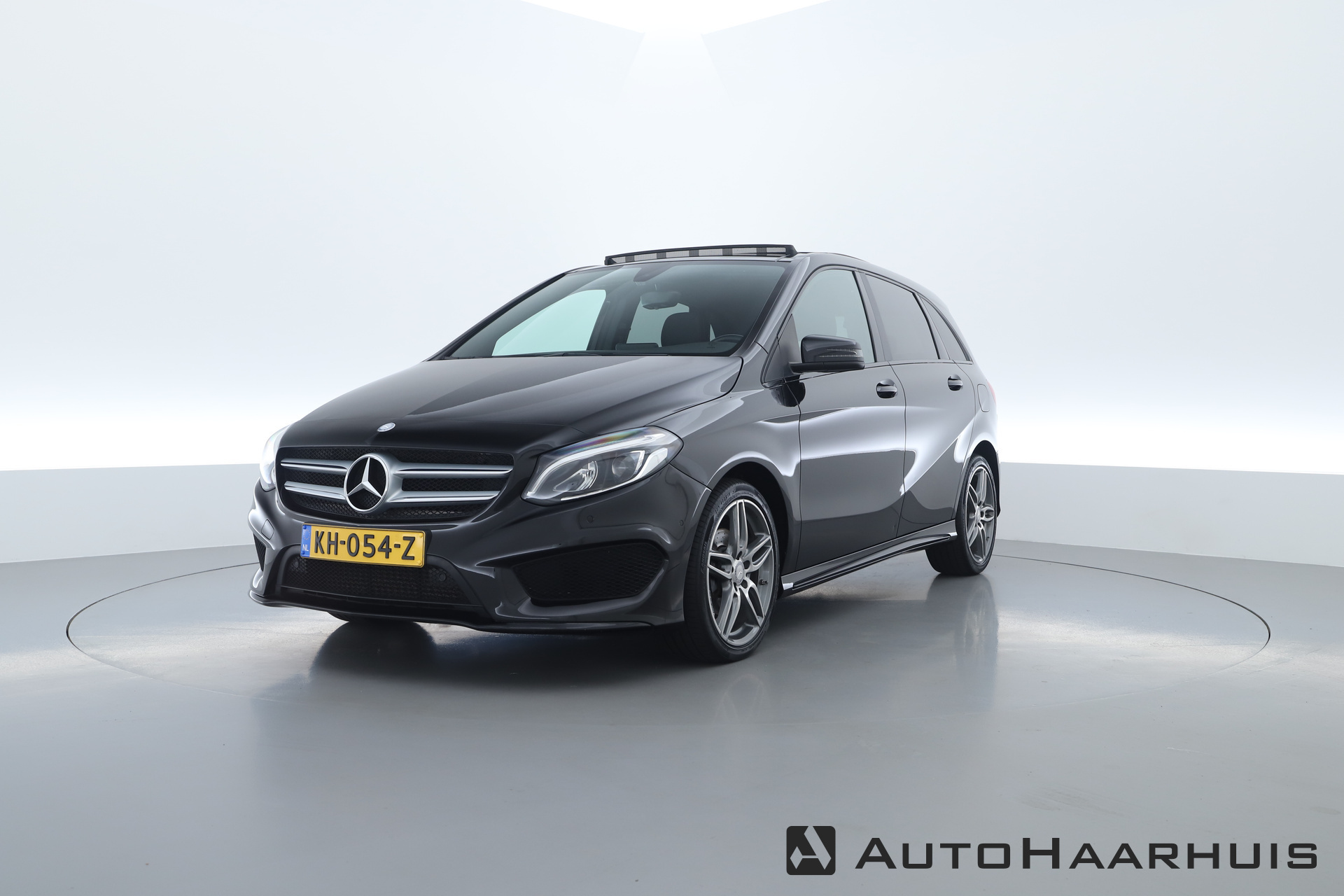 Mercedes-Benz B-Klasse 180 Ambition AMG-Line | Pano | Navi | LED | 18'' | Apple CarPlay | PDC
