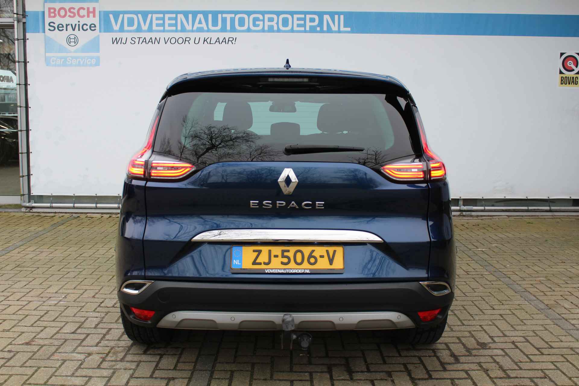 Renault Espace 225 pk Intens 7p. | Incl. 12 maanden Garantie | Panorama dak | Trekhaak | Parkeersensoren V+A | Cruise controle | Navigatie | Apple CarPlay/Android Auto | Climate controle | Keyless entry/start | Digital Cockpit | DAB | Half lederen bekleding | Dodehoek detectie | LED Koplampen | Ambient light | 18 Inch LMV | Origineel NL Auto | NAP | - 9/68