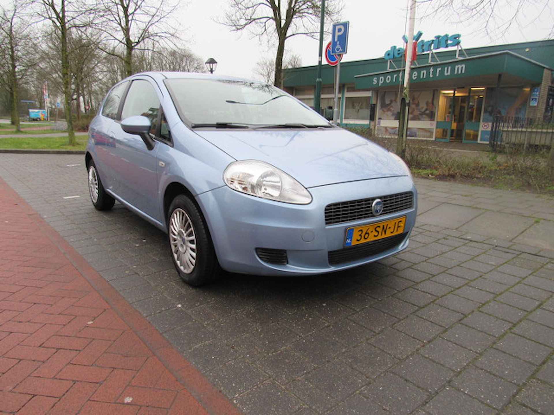 FIAT Punto 1.2 16V Airco 114.527 km nap - 3/10