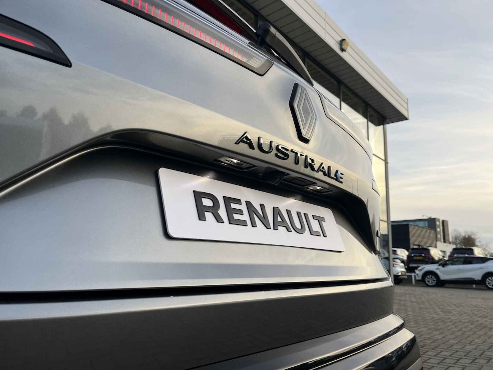 Renault Austral 1.2 E-Tech Hybrid 200 Techno Esprit Alpine Automaat | Onderhoudspakket en Verlengde Garantie tot 27.02.2026 | Navigatie | Camera - 7/23