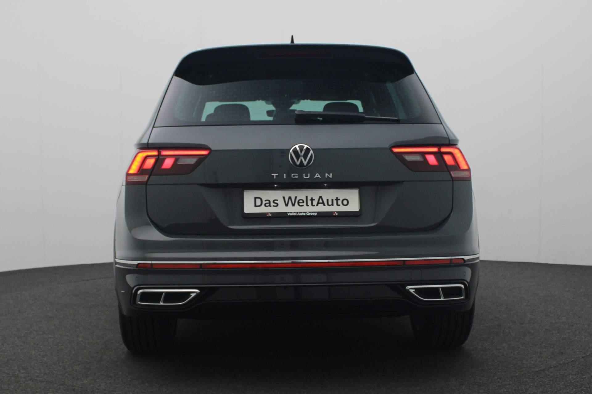 Volkswagen Tiguan 1.5 TSI 150PK DSG R-Line | Trekhaak | Camera | ACC | Stoelverwarming - 18/40