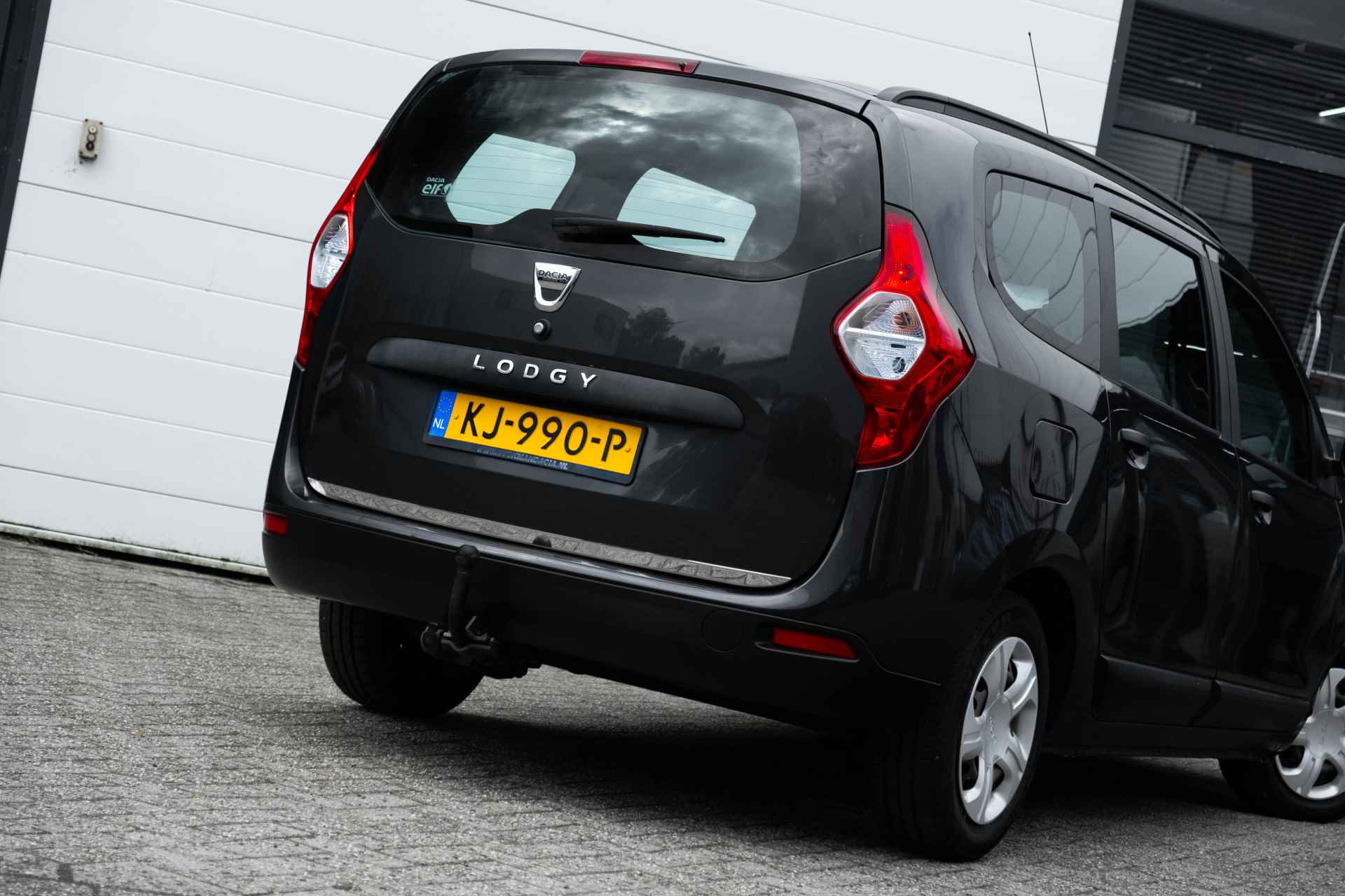 Dacia Lodgy 1.2 TCe Robust 5 PERSOONS | Lage KM stand ! | Geen Airco | Trekhaak | | incl. Bovag rijklaarpakket met 12 maanden garantie | - 15/40