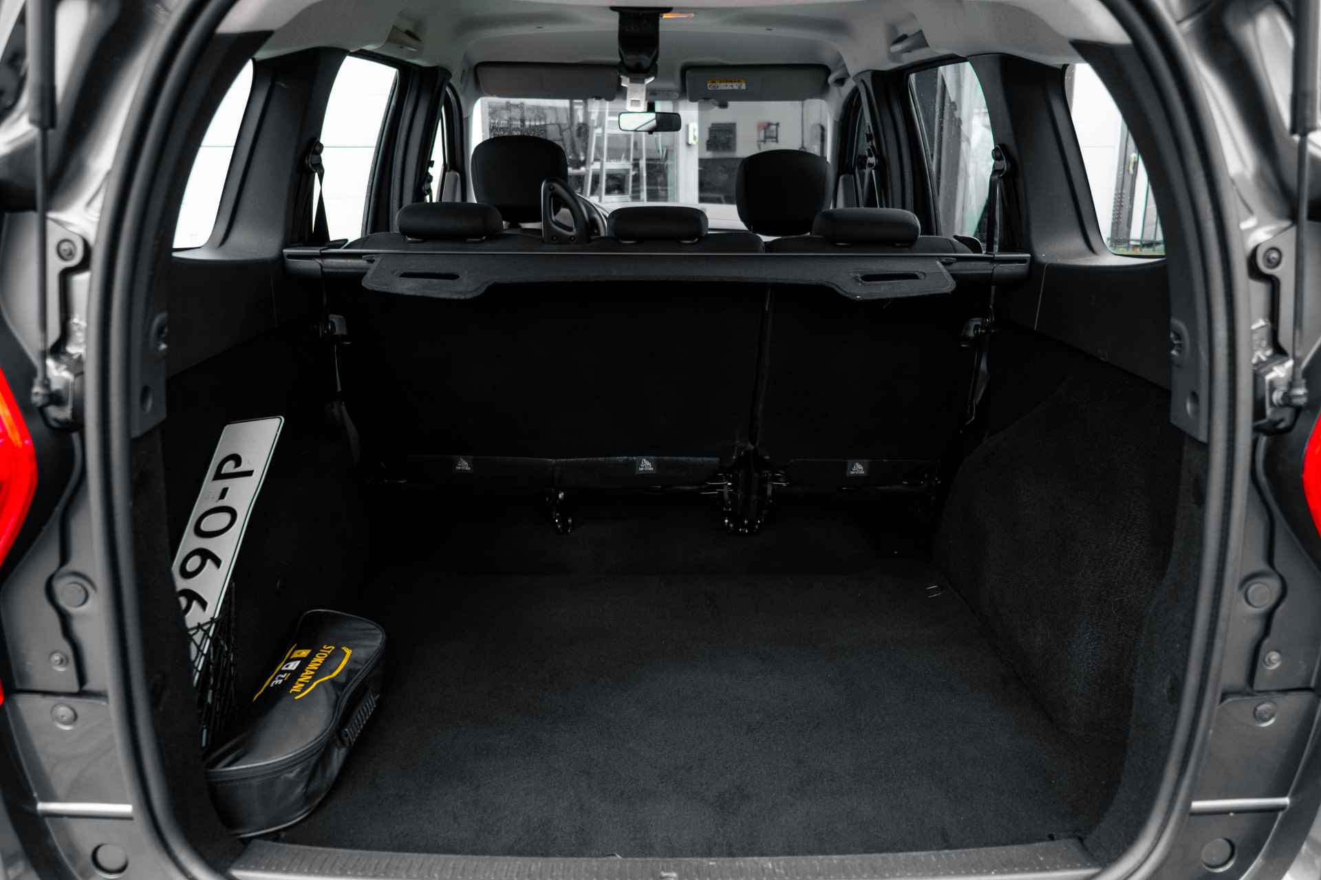 Dacia Lodgy 1.2 TCe Robust 5 PERSOONS | Lage KM stand ! | Geen Airco | Trekhaak | | incl. Bovag rijklaarpakket met 12 maanden garantie | - 20/40