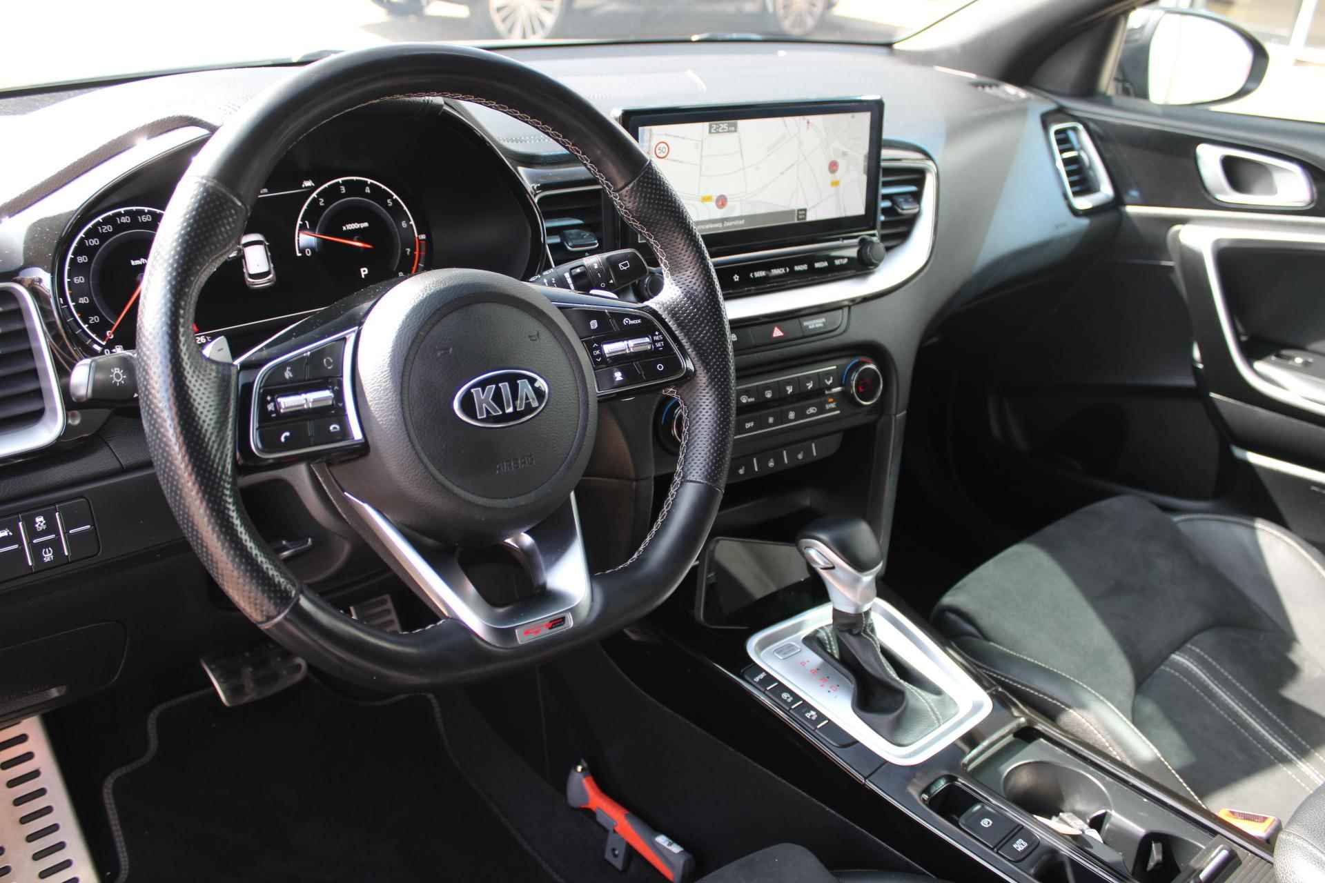 Kia ProCeed 1.4 T-GDI 140PK GT-Line Aut. | Navigatie | Camera | Ad. Cruise | Sportstoelen | Stoel/stuurverw. | PDC | LMV 17 inch - 24/28