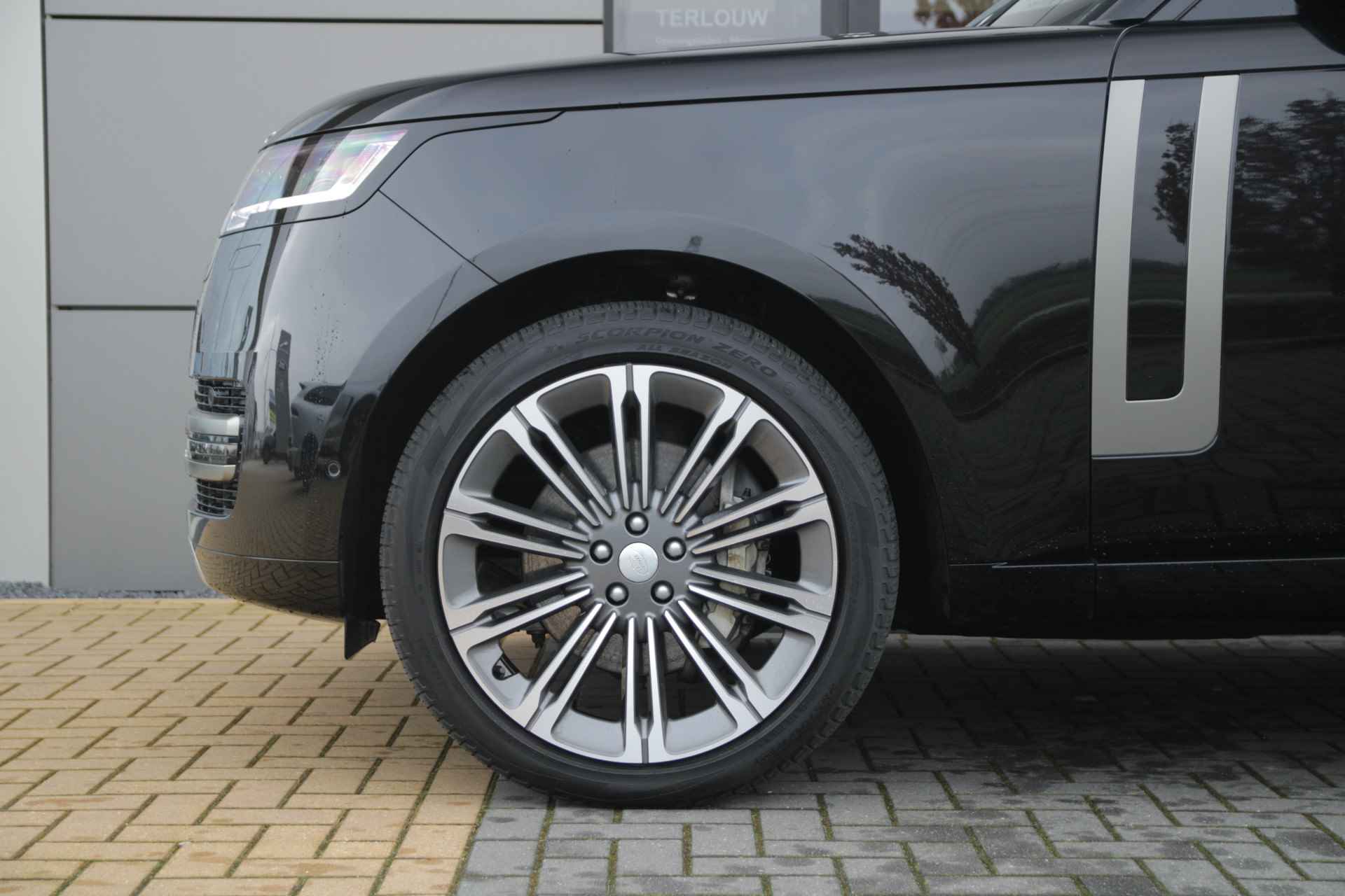 Land Rover Range Rover 3.0 P400 HSE MHEV | 23" 6 cilinder - 12/38