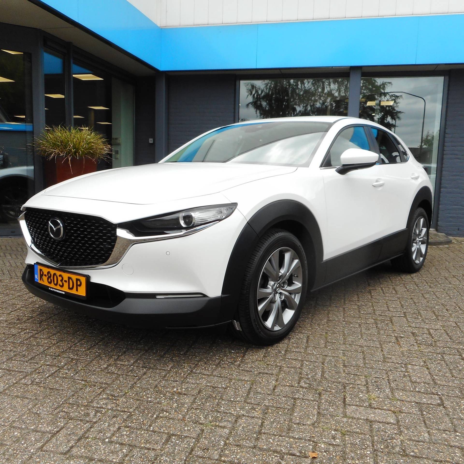 Mazda CX-30 2.0 e-SkyActiv-G Comfort - 2/36