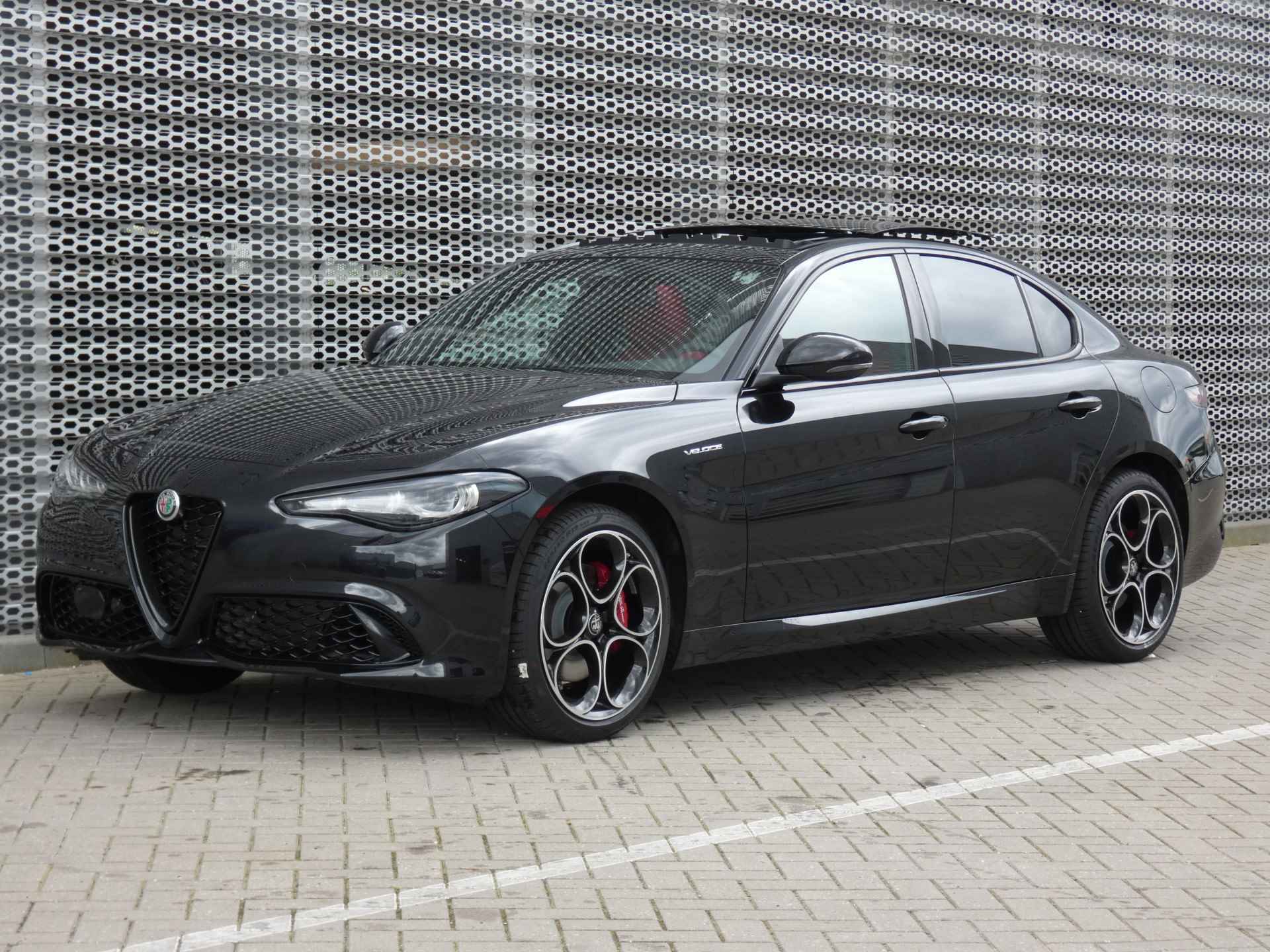 Alfa Romeo Giulia 2.0T 280PK AWD Veloce ! Full Option | Panorama dak | Harman Kardon ! - 3/35