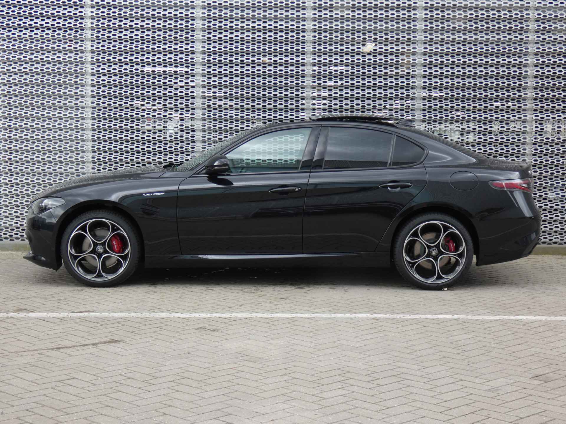 Alfa Romeo Giulia 2.0T 280PK AWD Veloce ! Full Option | Panorama dak | Harman Kardon ! - 4/35