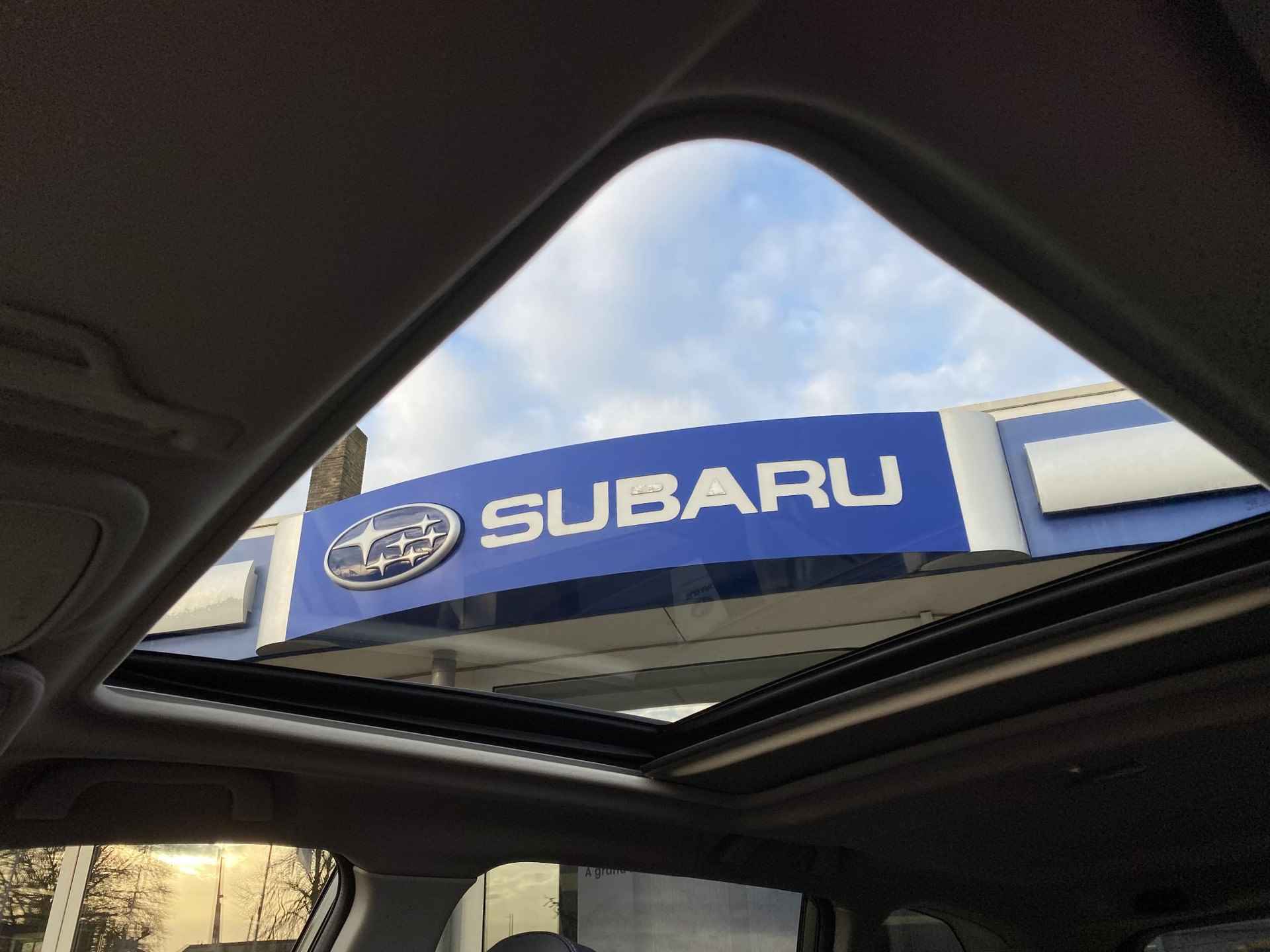 Subaru Forester 2.0i e-BOXER First Edition | Adaptieve Cruise Control | Stuurwielverwarming | Navigatie | Stoelverwarming voor + achter | Panoramadak | Afneembare trekhaak | - 45/47