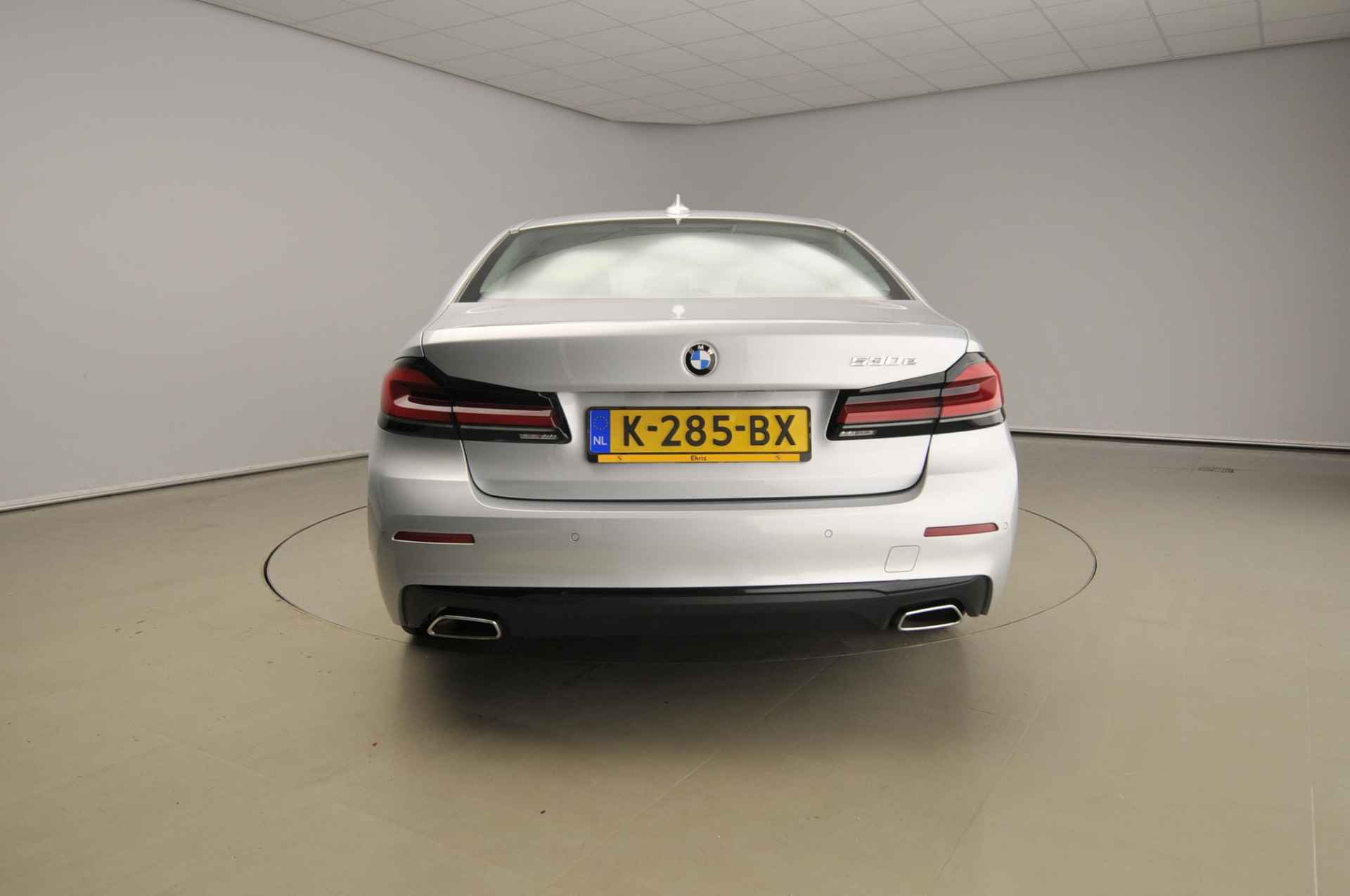 BMW 5 Serie Sedan 530e | LCI model!! | LED | Leder | Navigatie | Comfortzetels | Stoelverwarming |  Chrome line | DAB | Alu 19 inch - 4/39