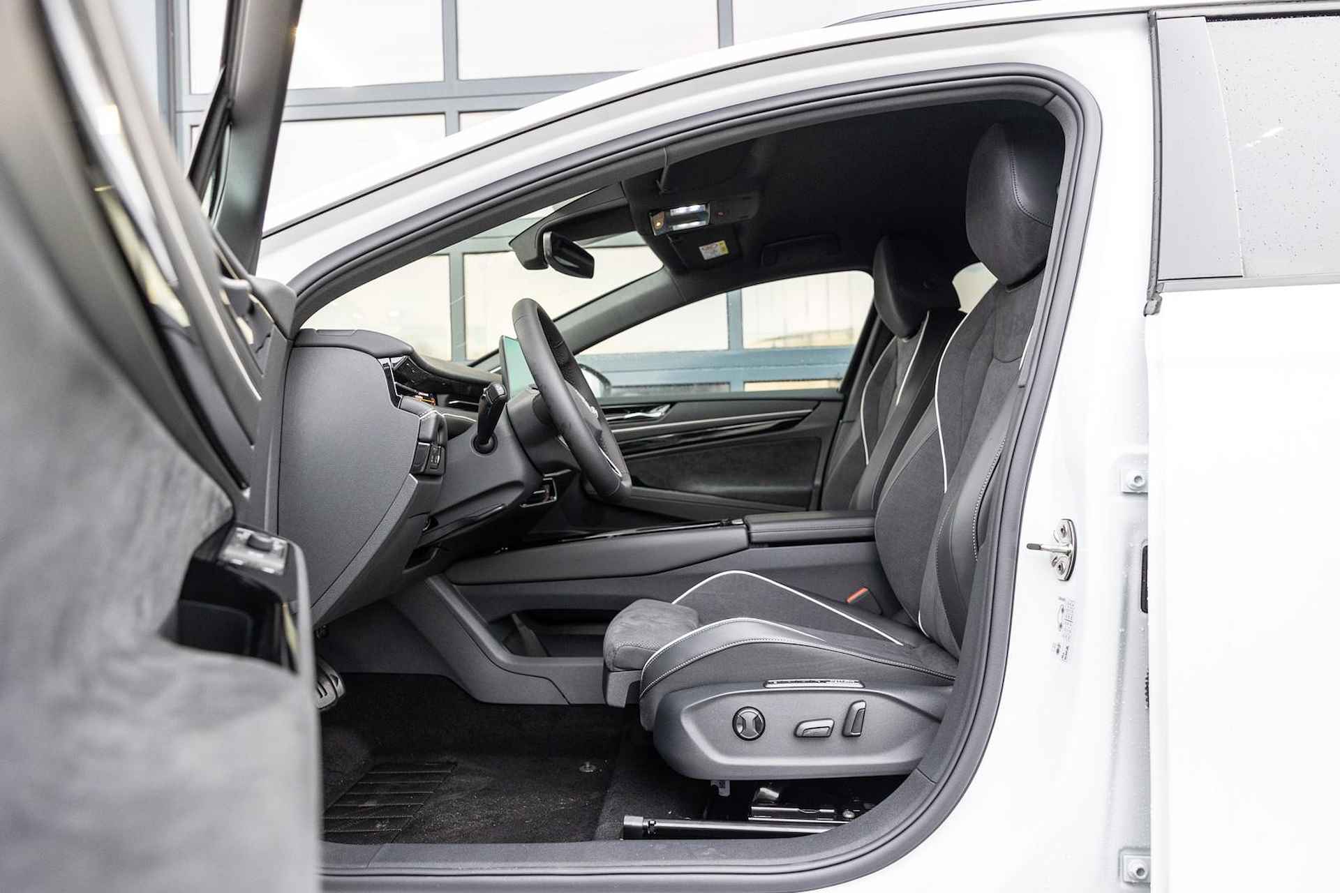 Volkswagen ID.7 Tourer Pro Business 286pk 77 kWh | 360 Camera | Interieur Pakket Plus - 24/54