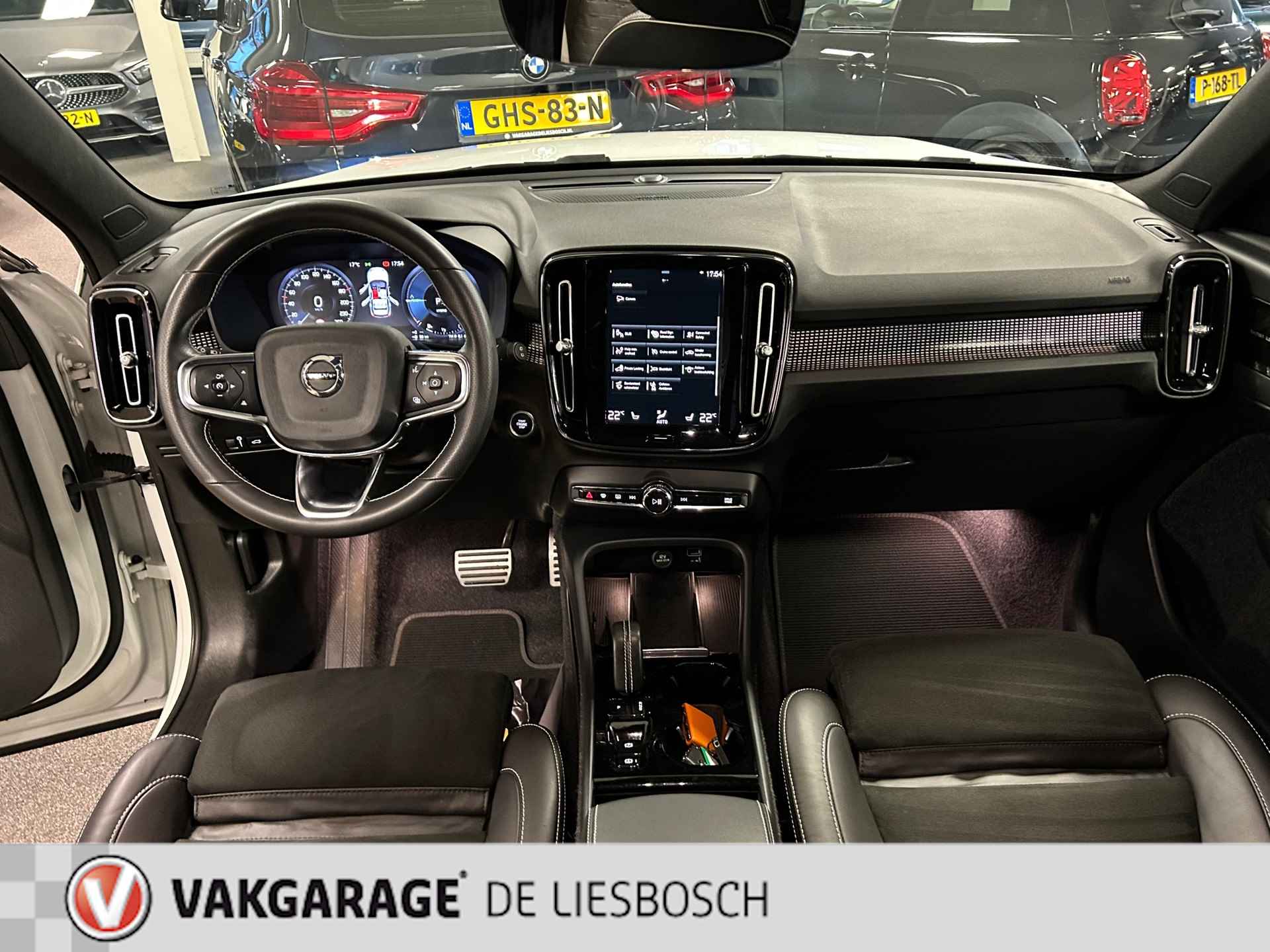 Volvo XC40 1.5 T5 Recharge Inscription,leer,pano,harman kardon,pilot assist - 12/31