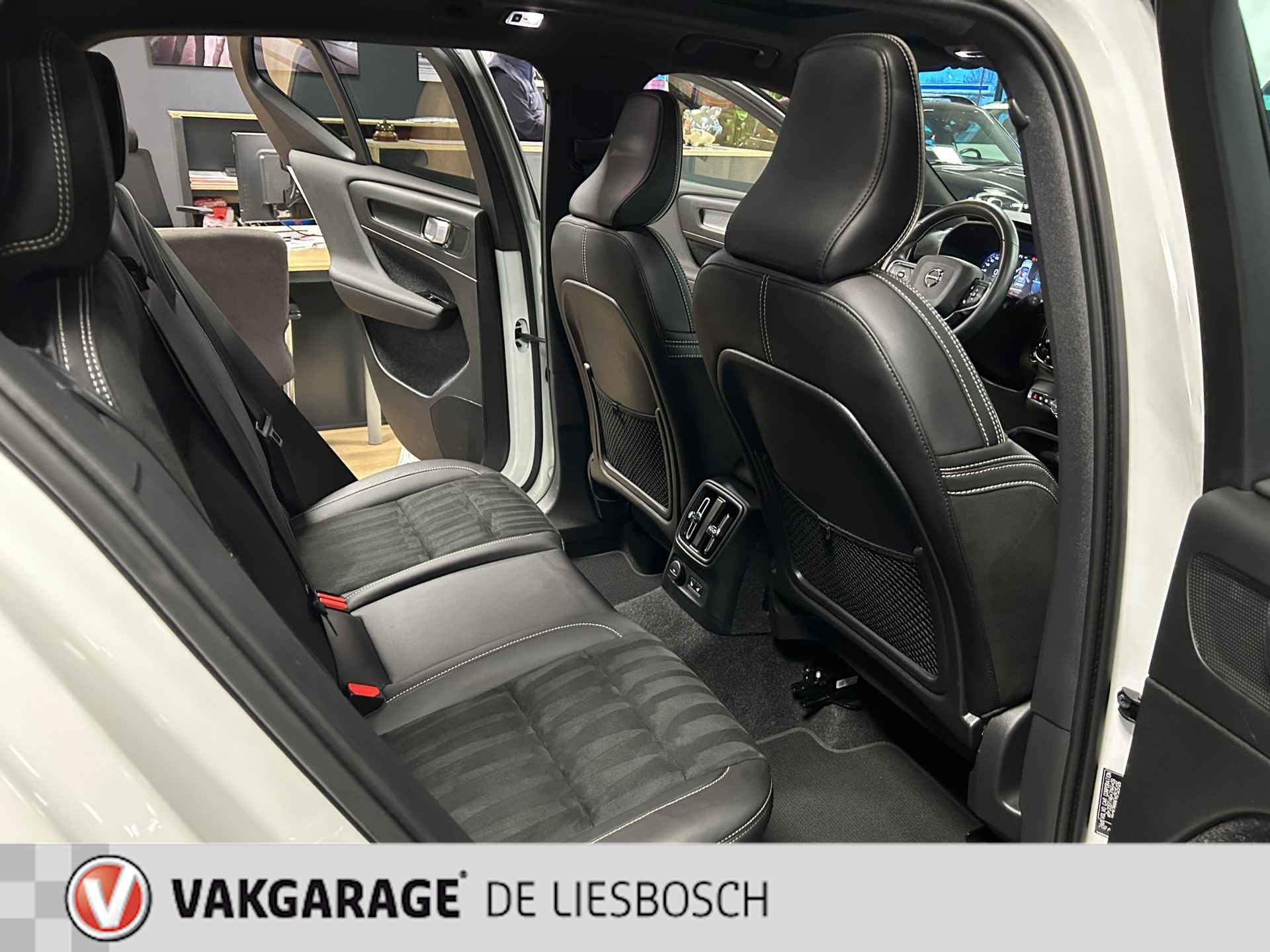 Volvo XC40 1.5 T5 Recharge Inscription,leer,pano,harman kardon,pilot assist - 17/31