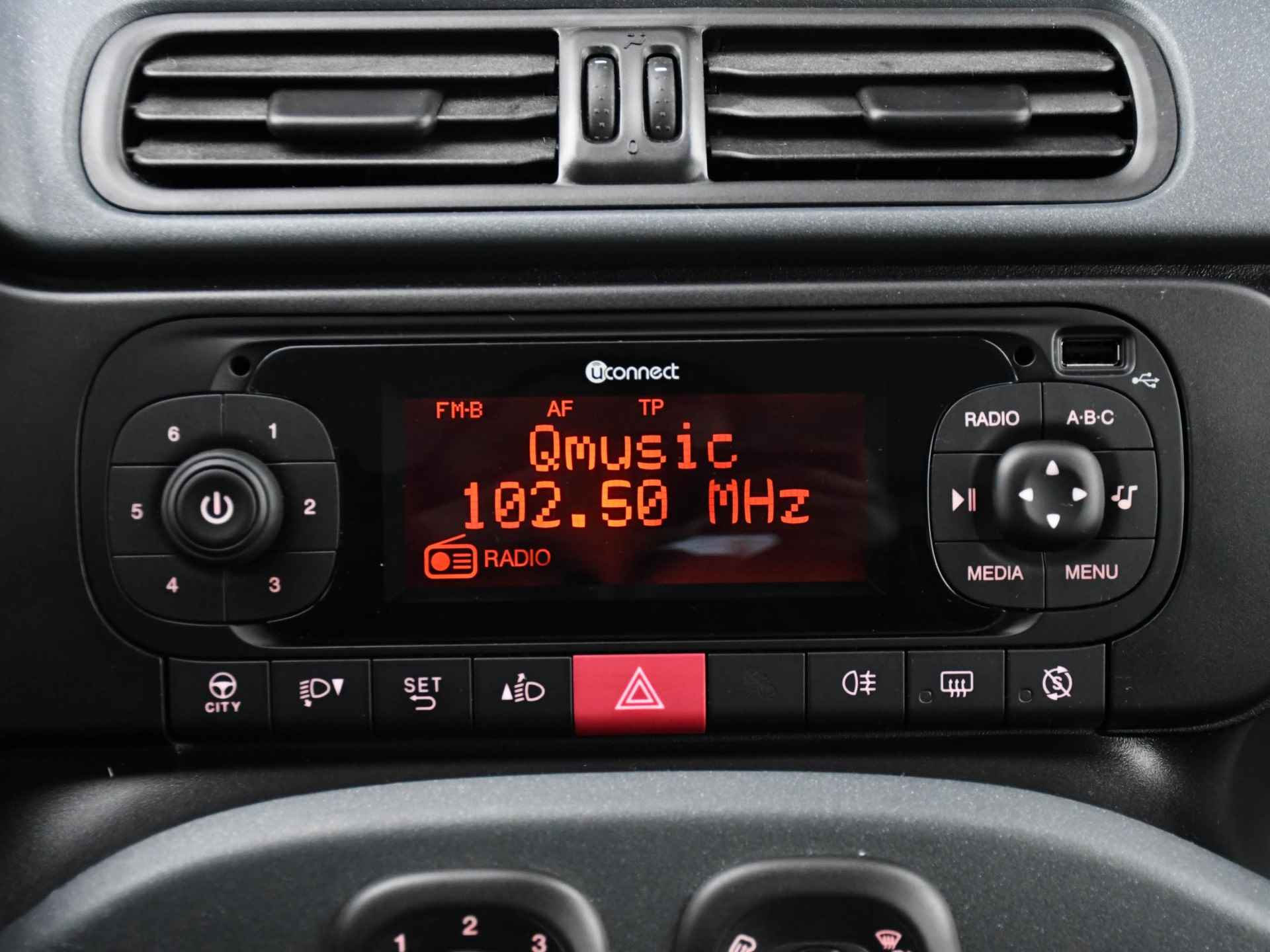 Fiat Panda Easy 1.2 69pk CITY DRIVING MODE | RADIO | USB | 24MND GARANTIE - 14/22