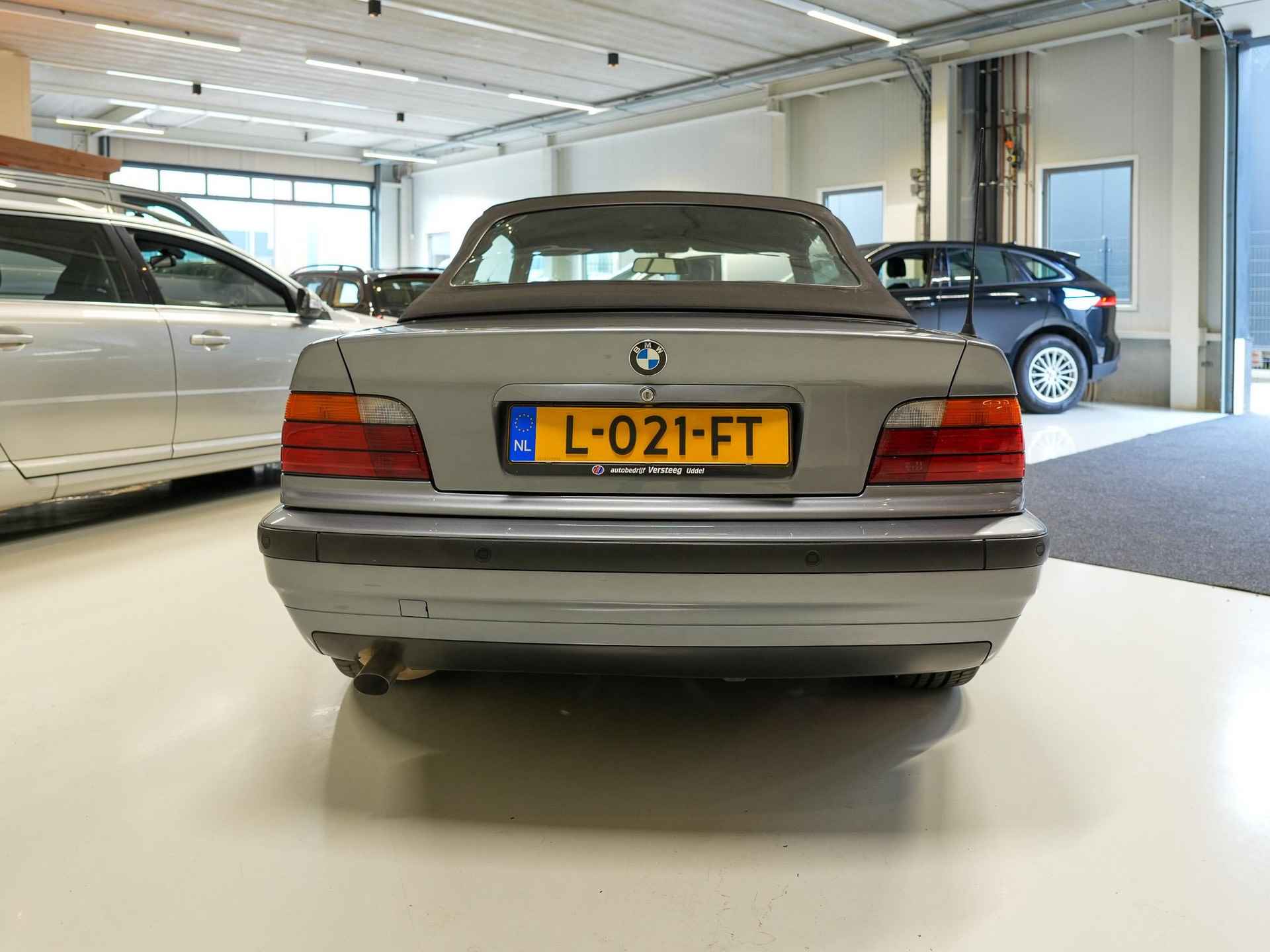 BMW 3-serie Cabrio 320i uniek!! - 34/35