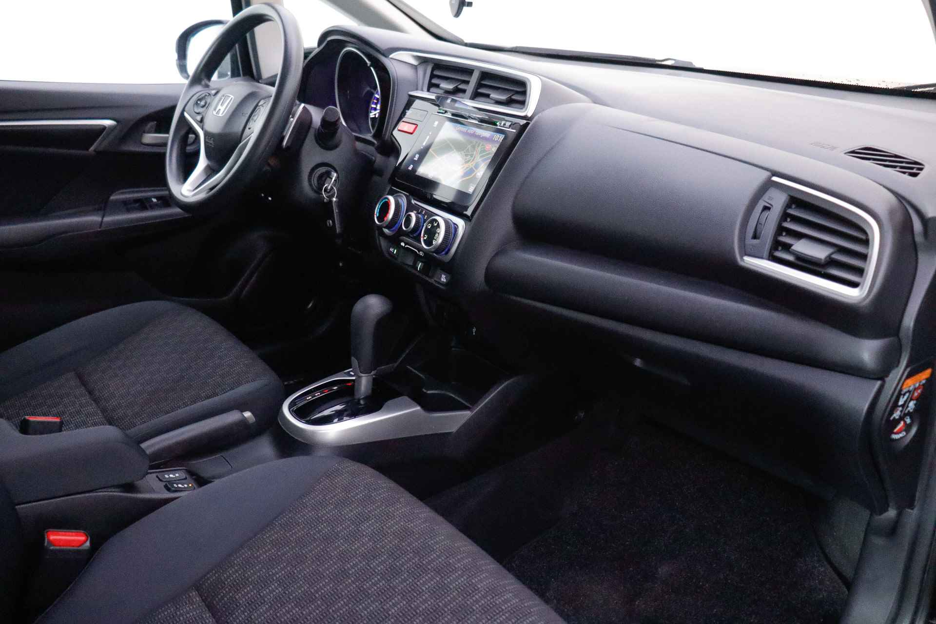 Honda Jazz 1.3i-VTEC AUTOMAAT COMF. NAVI/CRUISE/STOELVERW./DAB+/PDC V+A/BLUETOOTH/LMV - 17/22