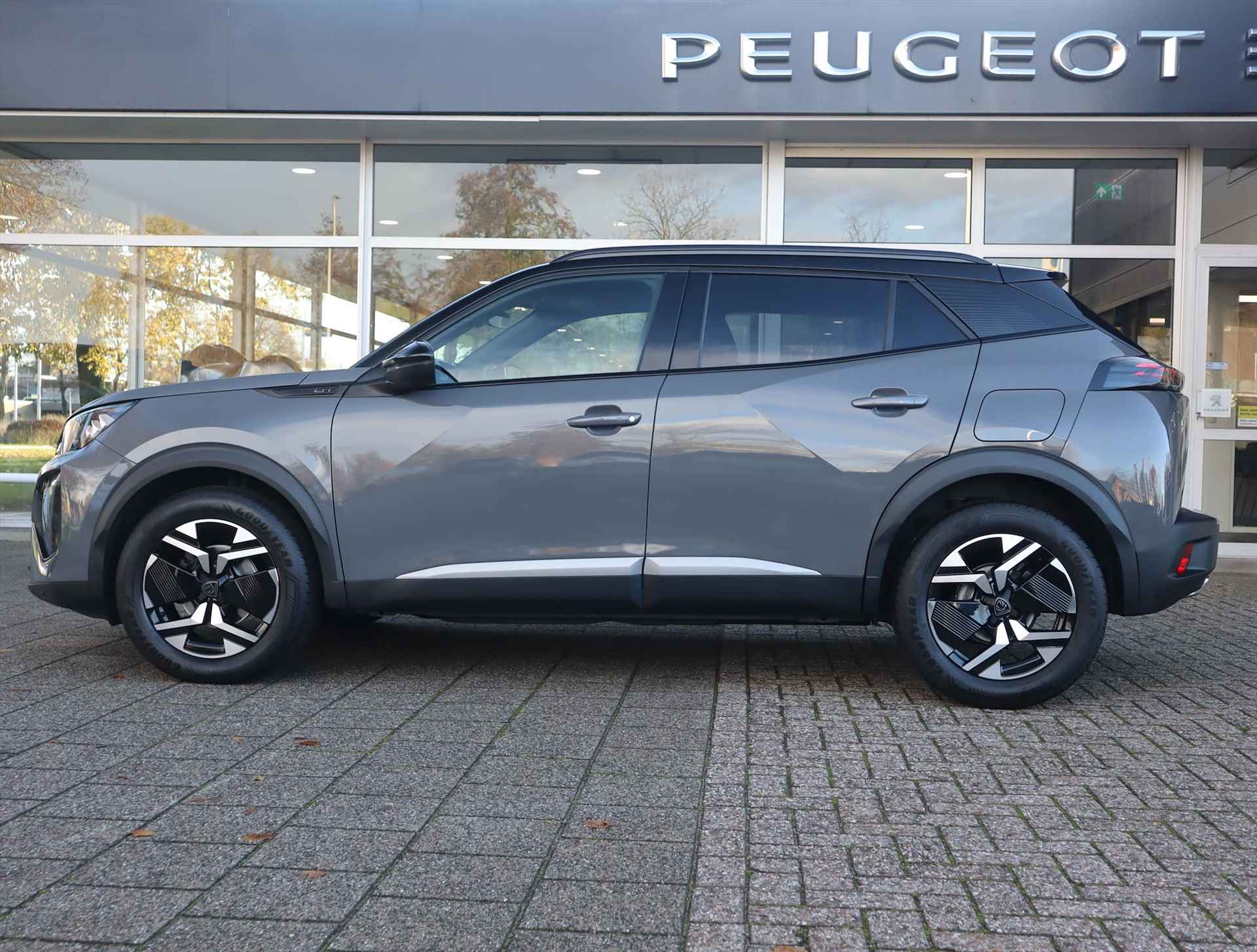 Peugeot 2008 GT Puretech 130pk EAT8 Automaat Rijklaarprijs, Navigatie Adaptieve cruise control Camera DAB+ LED - 2/82