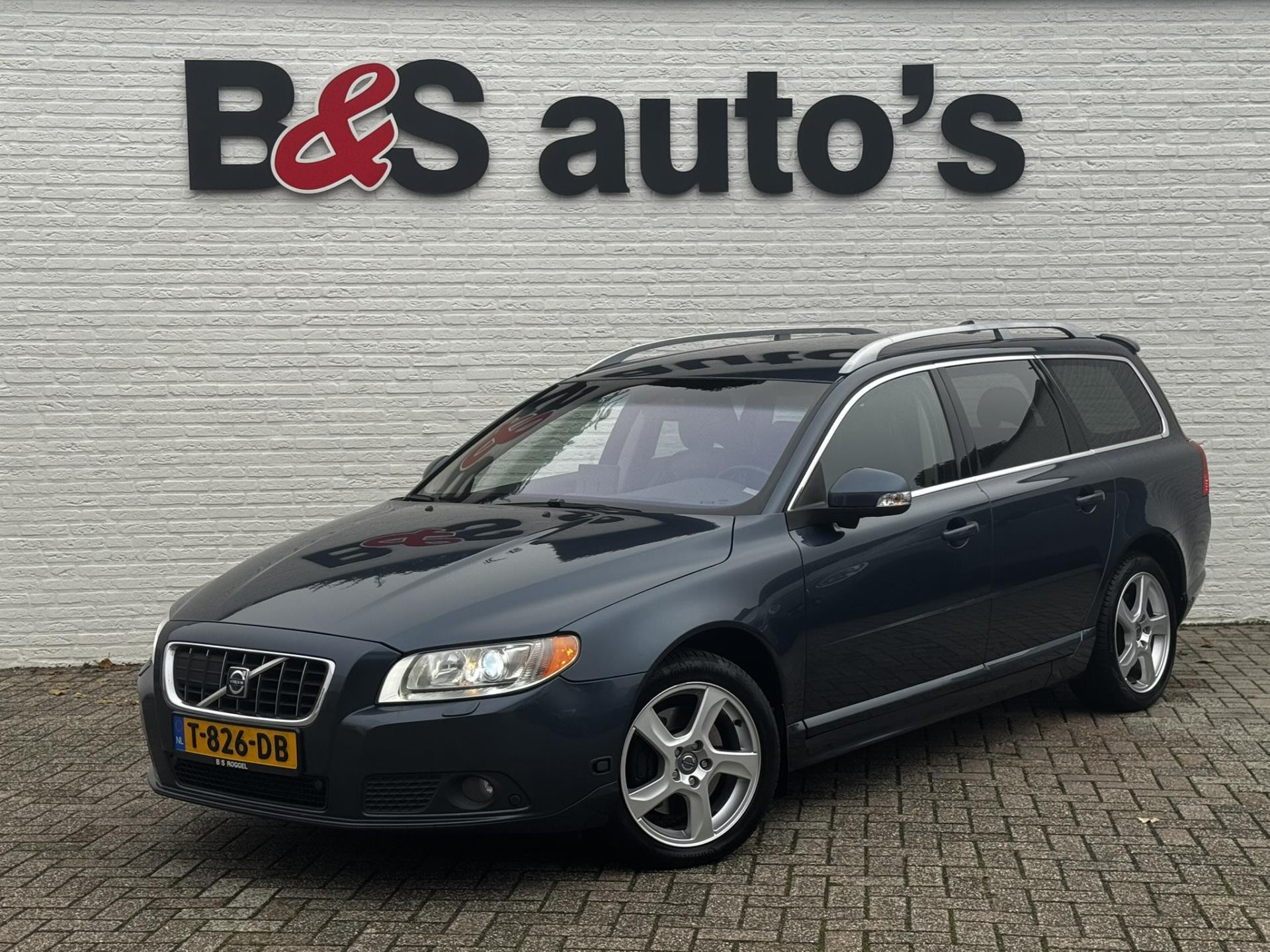 Volvo V70 3.0 T6 AWD Momentum Stoelverwarming Stoelkoeling Parkeersensoren Cruise control Keyless entry