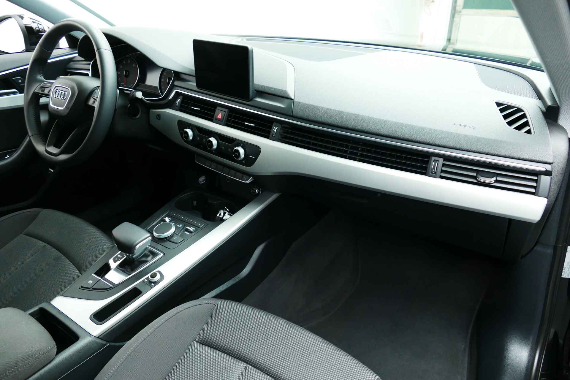 Audi A4 Limousine 35 TFSI Sport Lease Edition. Led Koplampen, Clima, Cruise, Navi, 17"LMV, - 6/37