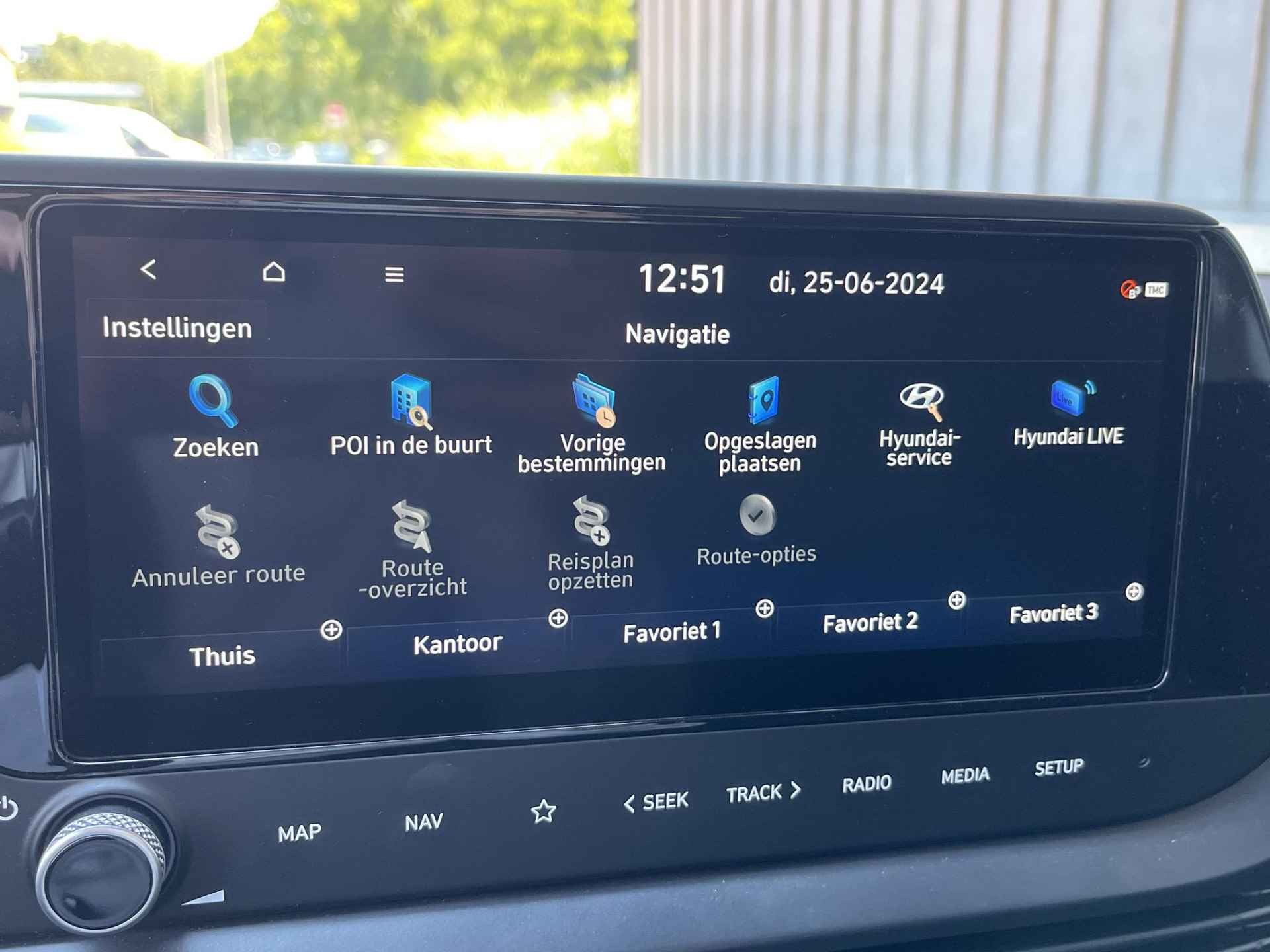 Hyundai Bayon 1.0 T-GDI 100 PK Premium | Navigatie & Apple/Android multimedia | Climate control | Keyless entry | Stoel & stuur verwarming | - 16/43